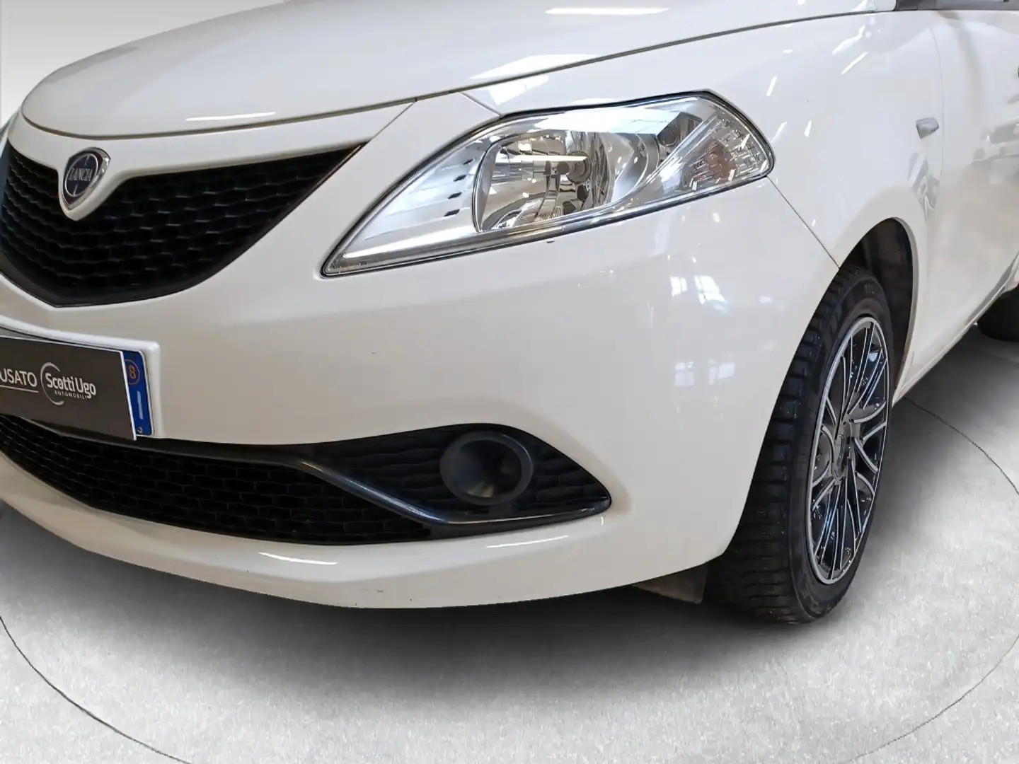 Lancia Ypsilon 5 Porte 1.2 Ecochic Gold Bianco - 2