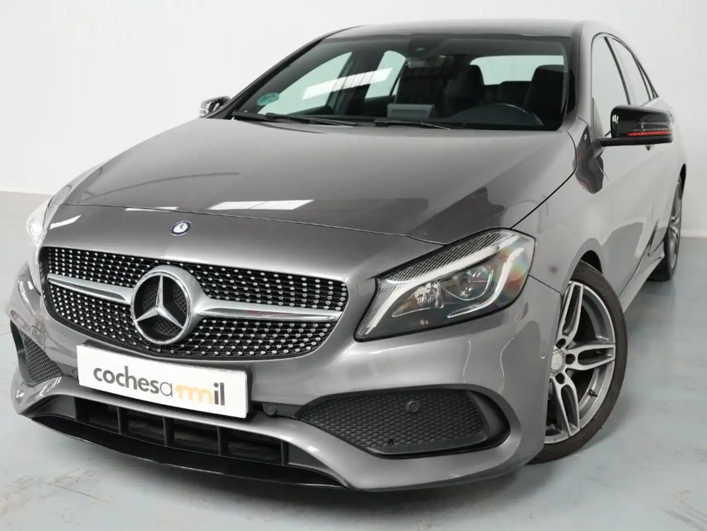 Mercedes-Benz A 200 200d 7G-DCT Plateado - 1