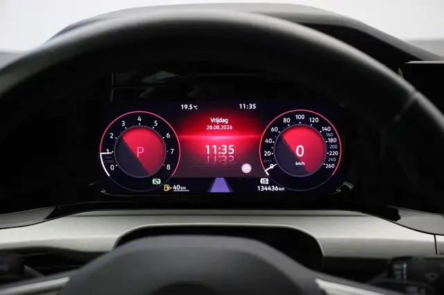 Volkswagen Golf view 5