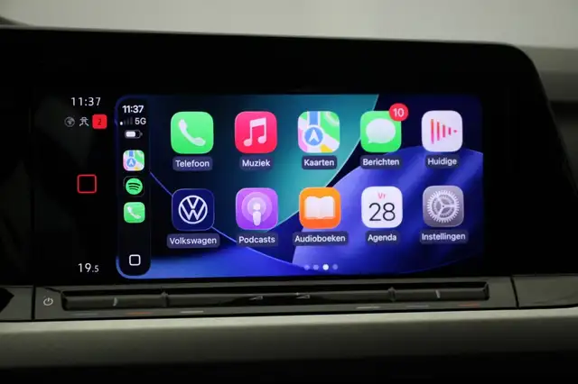 Volkswagen Golf view 6