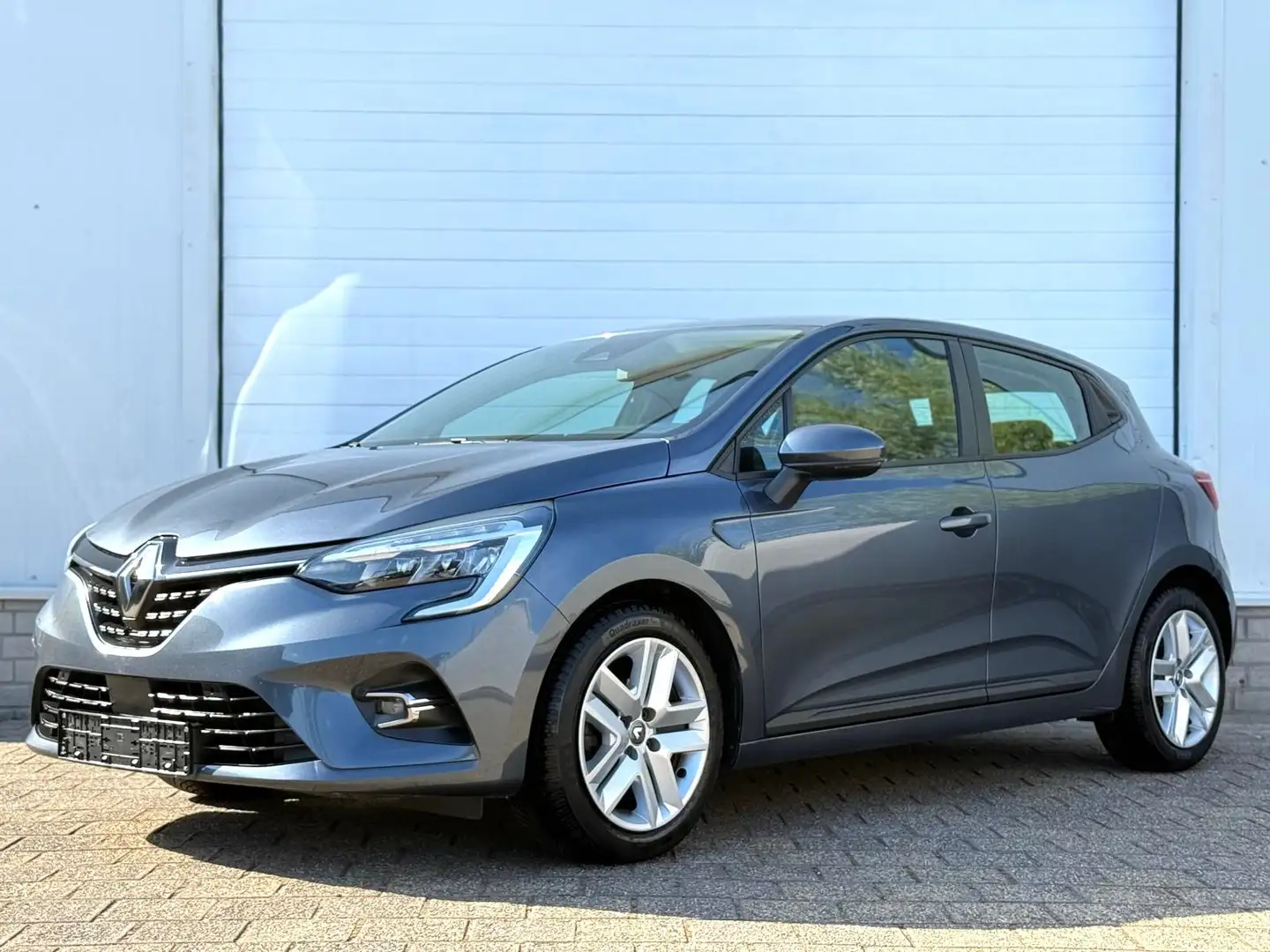 Renault Clio 1.0 TCe 1e Eigenaar CameraParksensCarplay LED BTW Grijs - 1