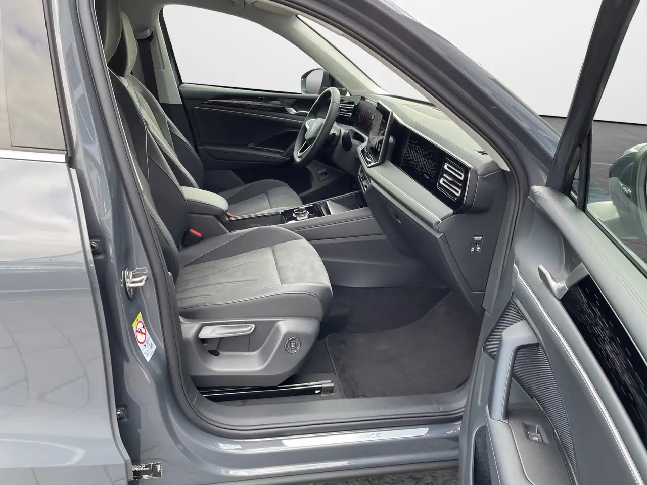 Volkswagen Tiguan 2.0 TSI DSG 4M Elegance 14