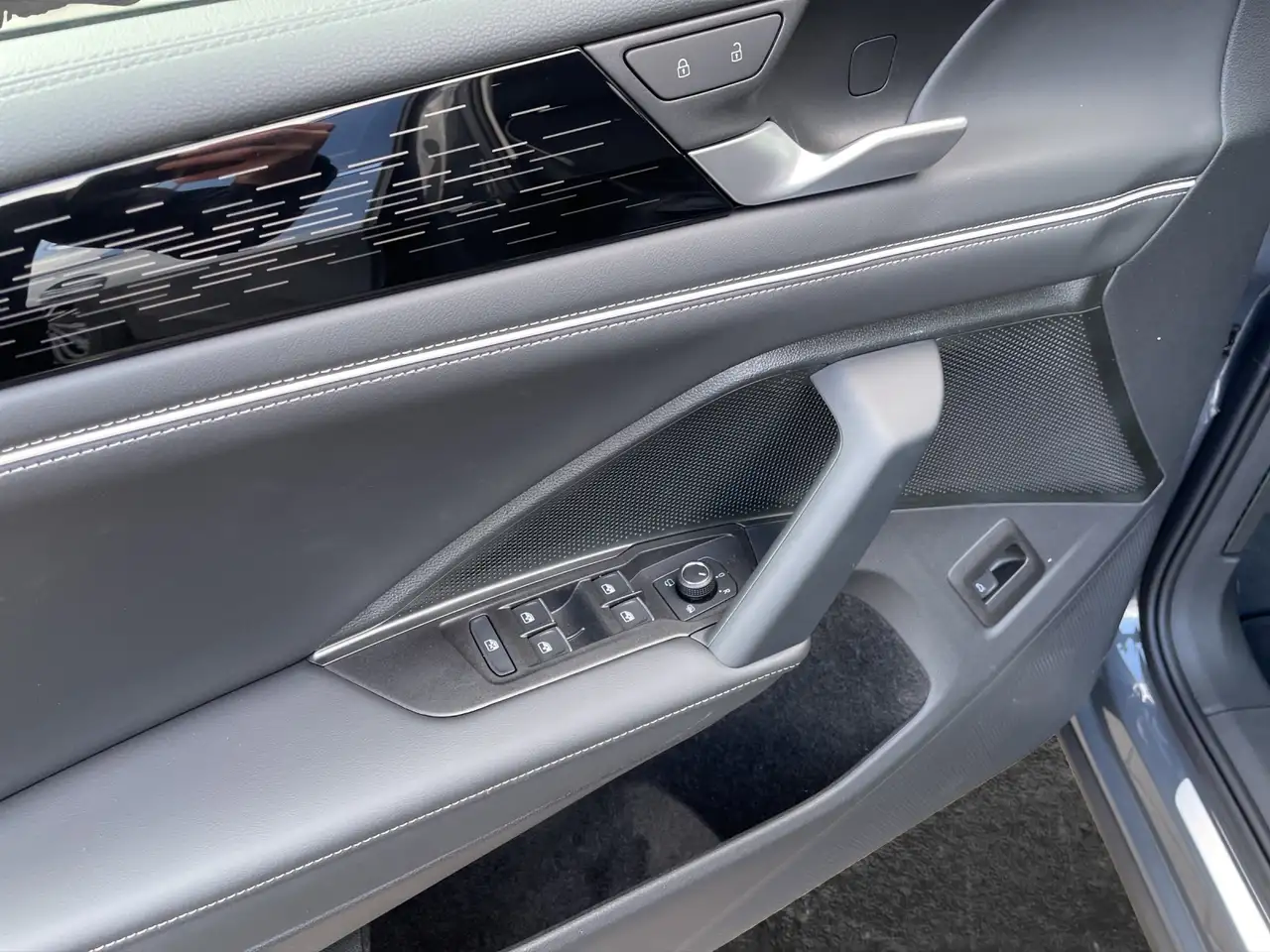 Volkswagen Tiguan 2.0 TSI DSG 4M Elegance 7