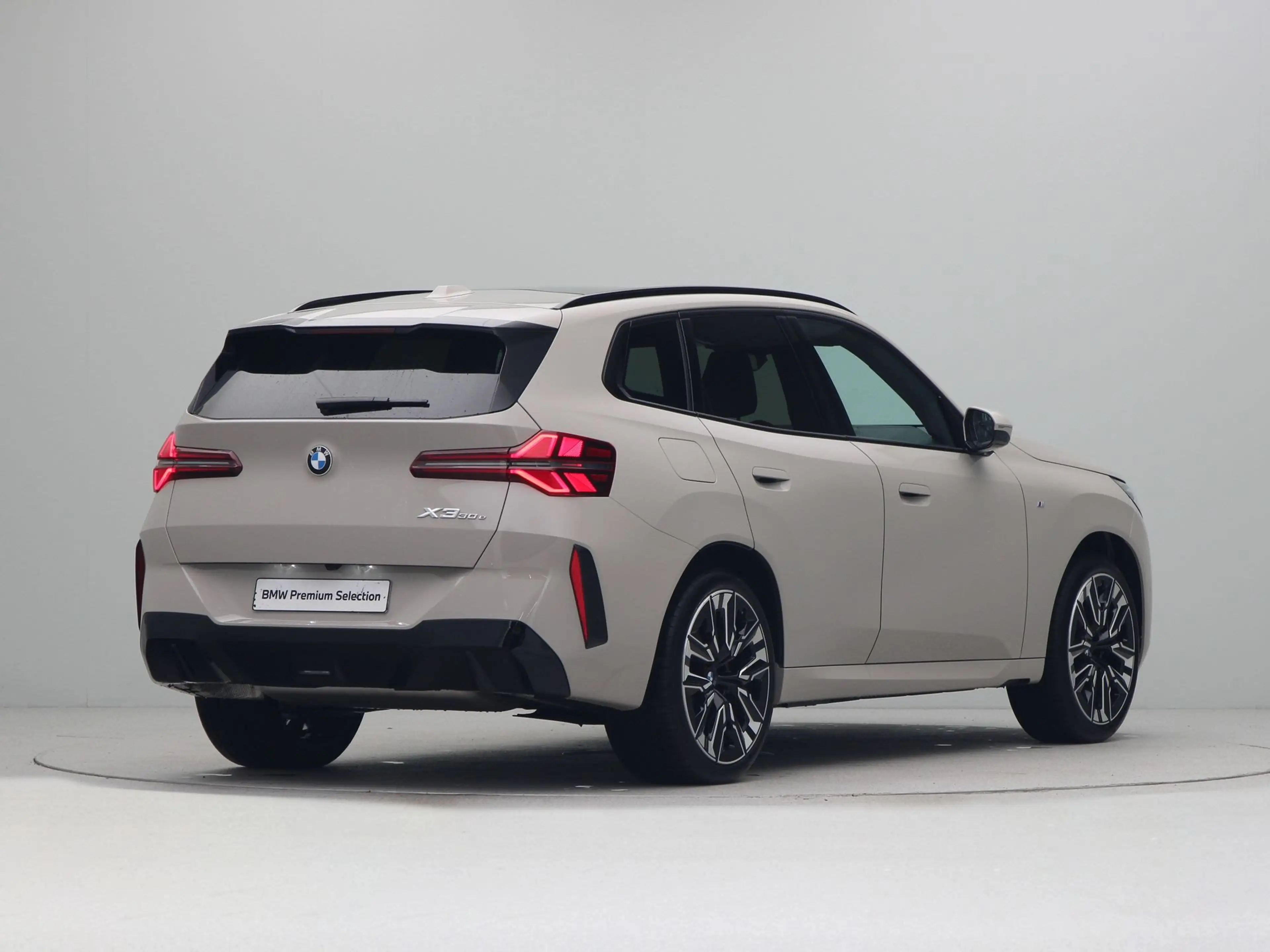 BMW X3 30e xDrive — photo 9