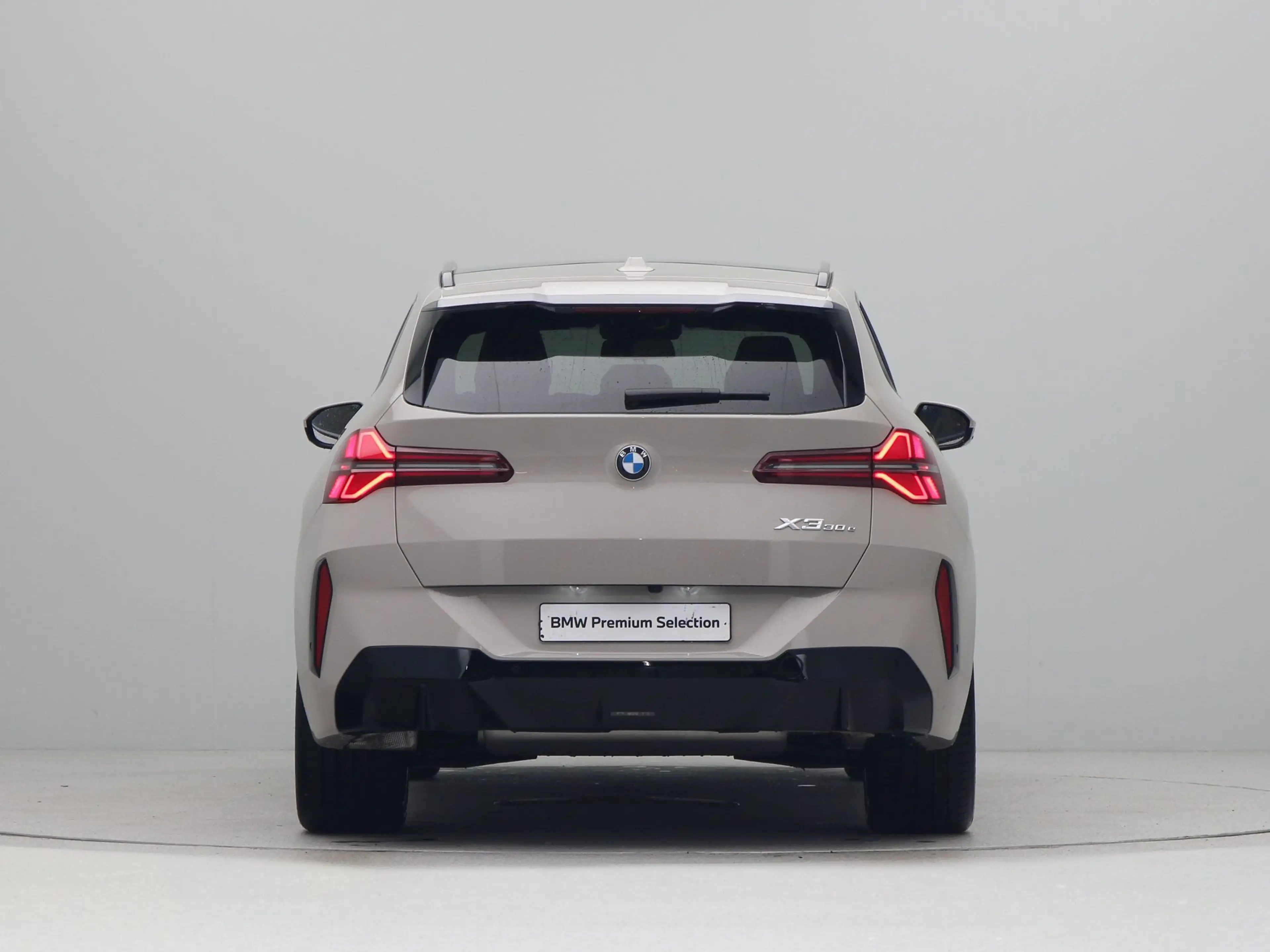 BMW X3 30e xDrive — photo 10