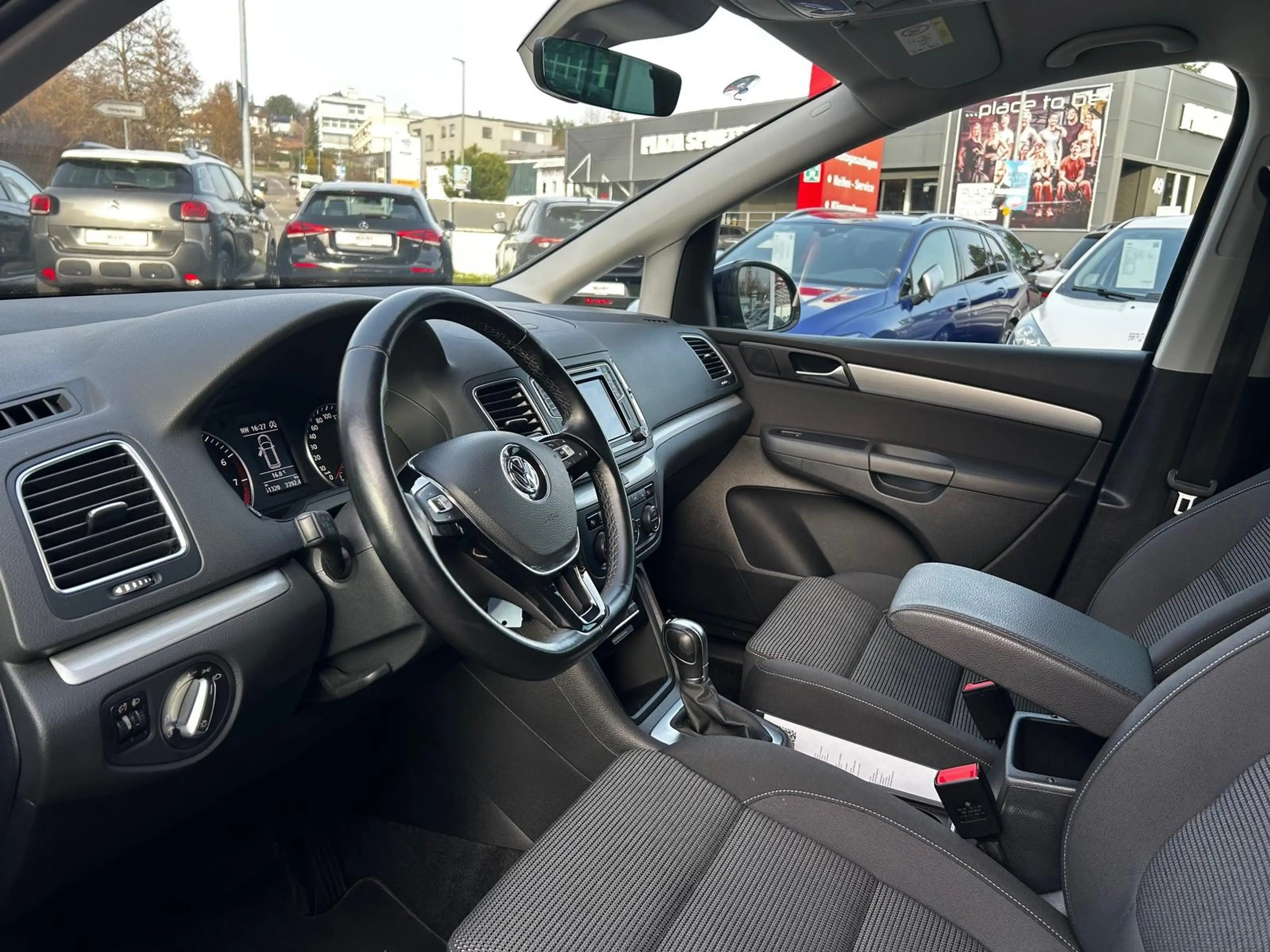 Volkswagen Sharan 1.4TSI DSG 7-Sitzer Navi SHZ PDC — photo 7