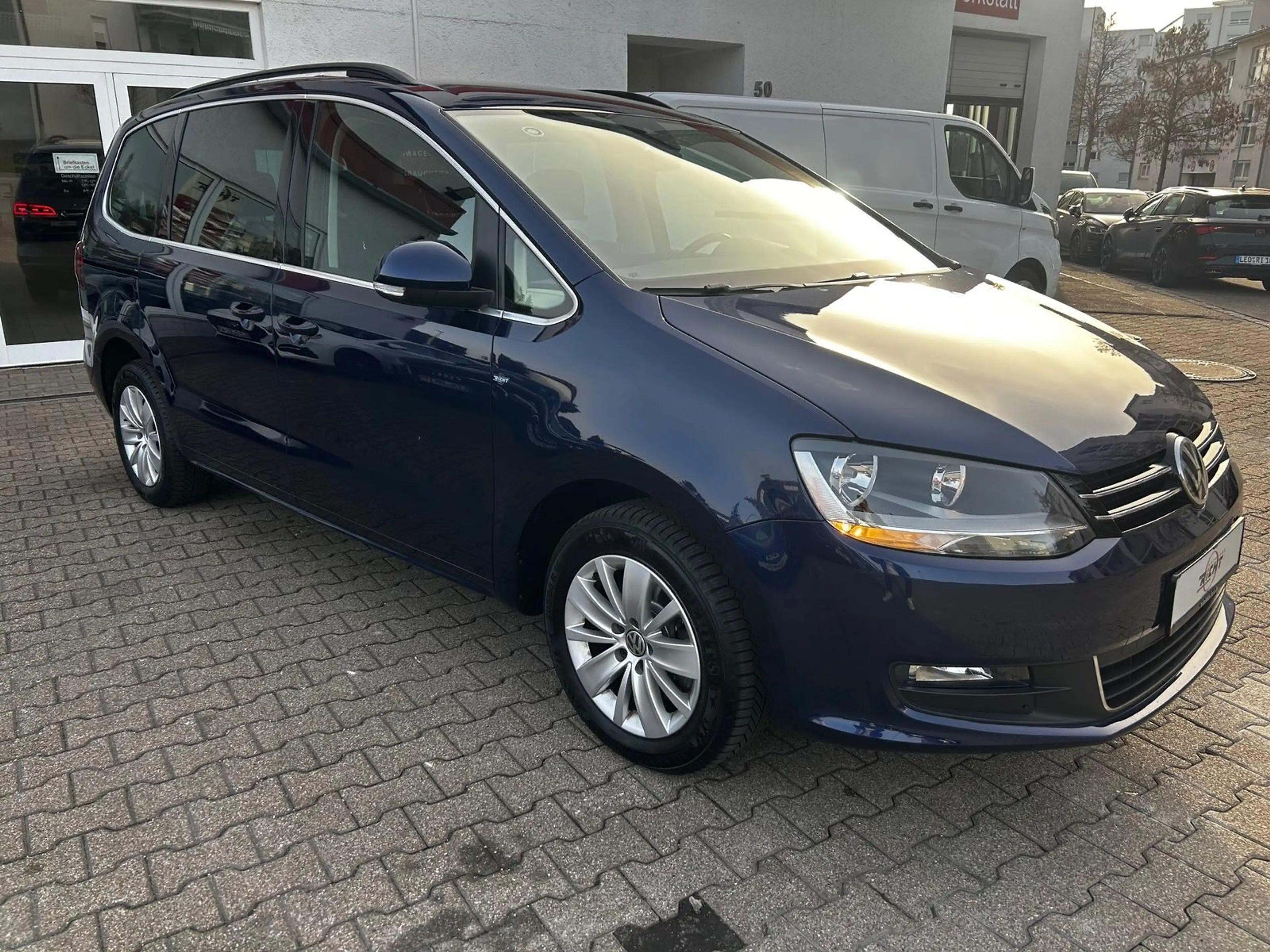 Volkswagen Sharan 1.4TSI DSG 7-Sitzer Navi SHZ PDC — photo 4
