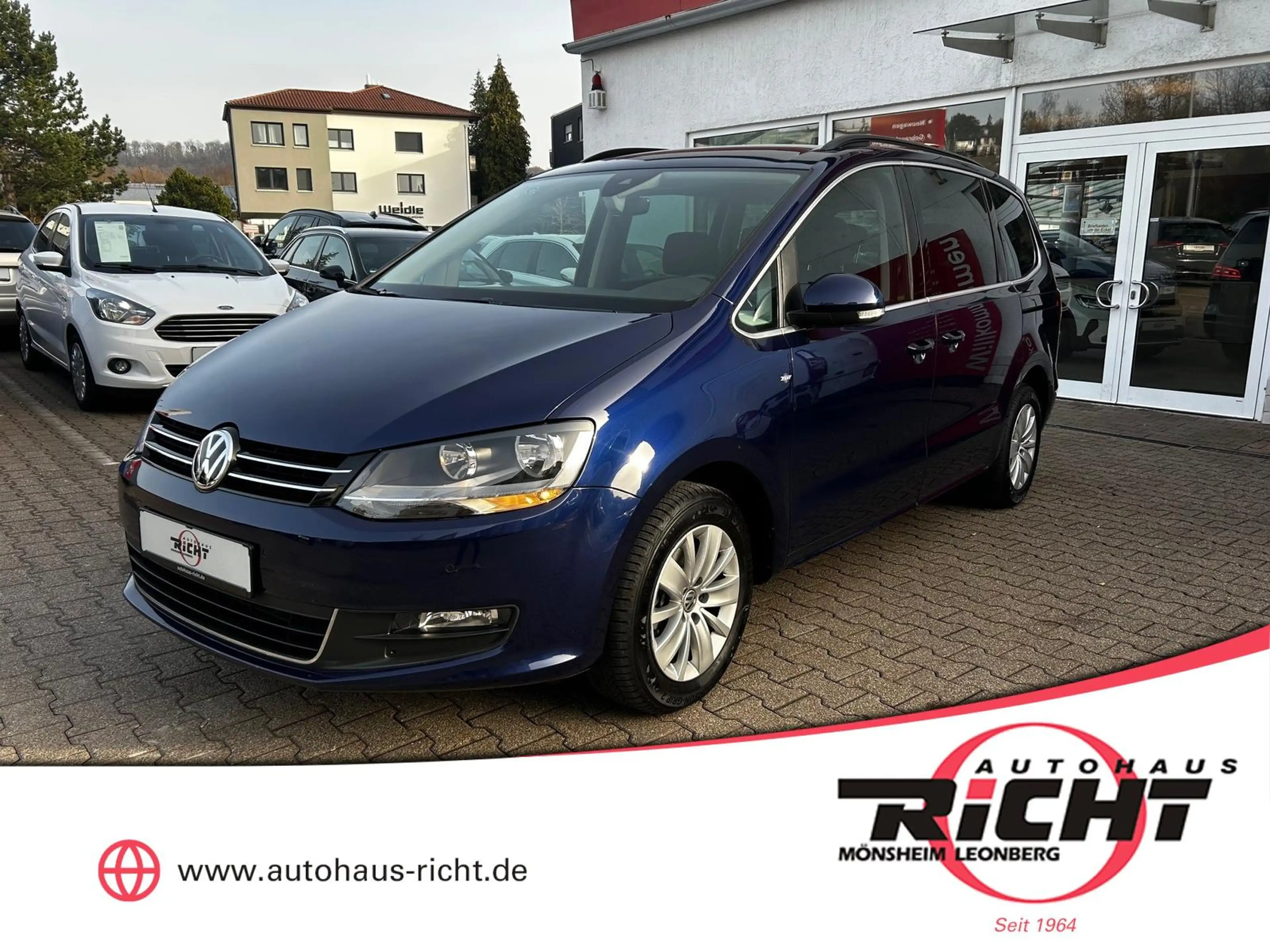 Volkswagen Sharan 1.4TSI DSG 7-Sitzer Navi SHZ PDC