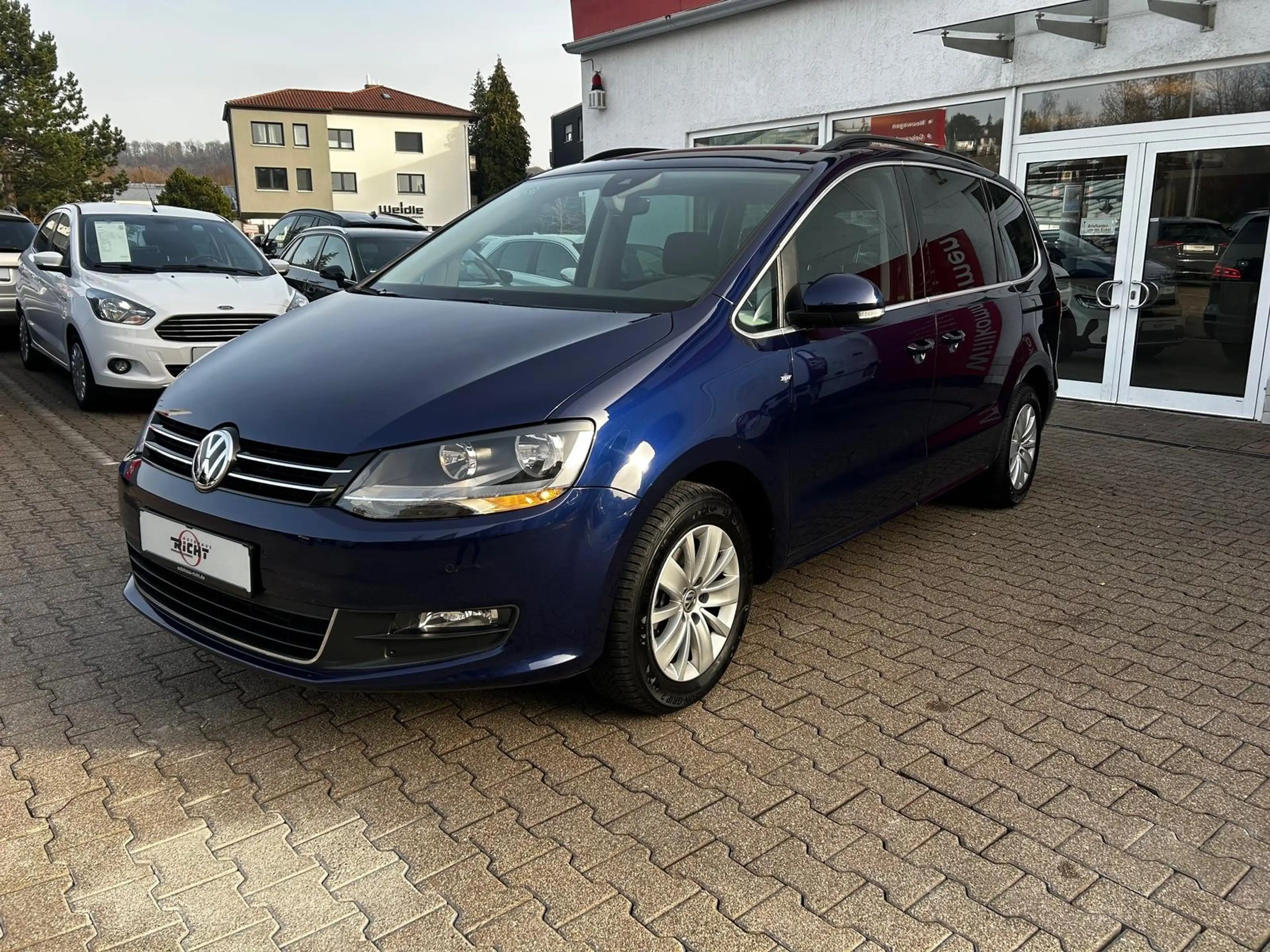 Volkswagen Sharan 1.4TSI DSG 7-Sitzer Navi SHZ PDC — photo 3