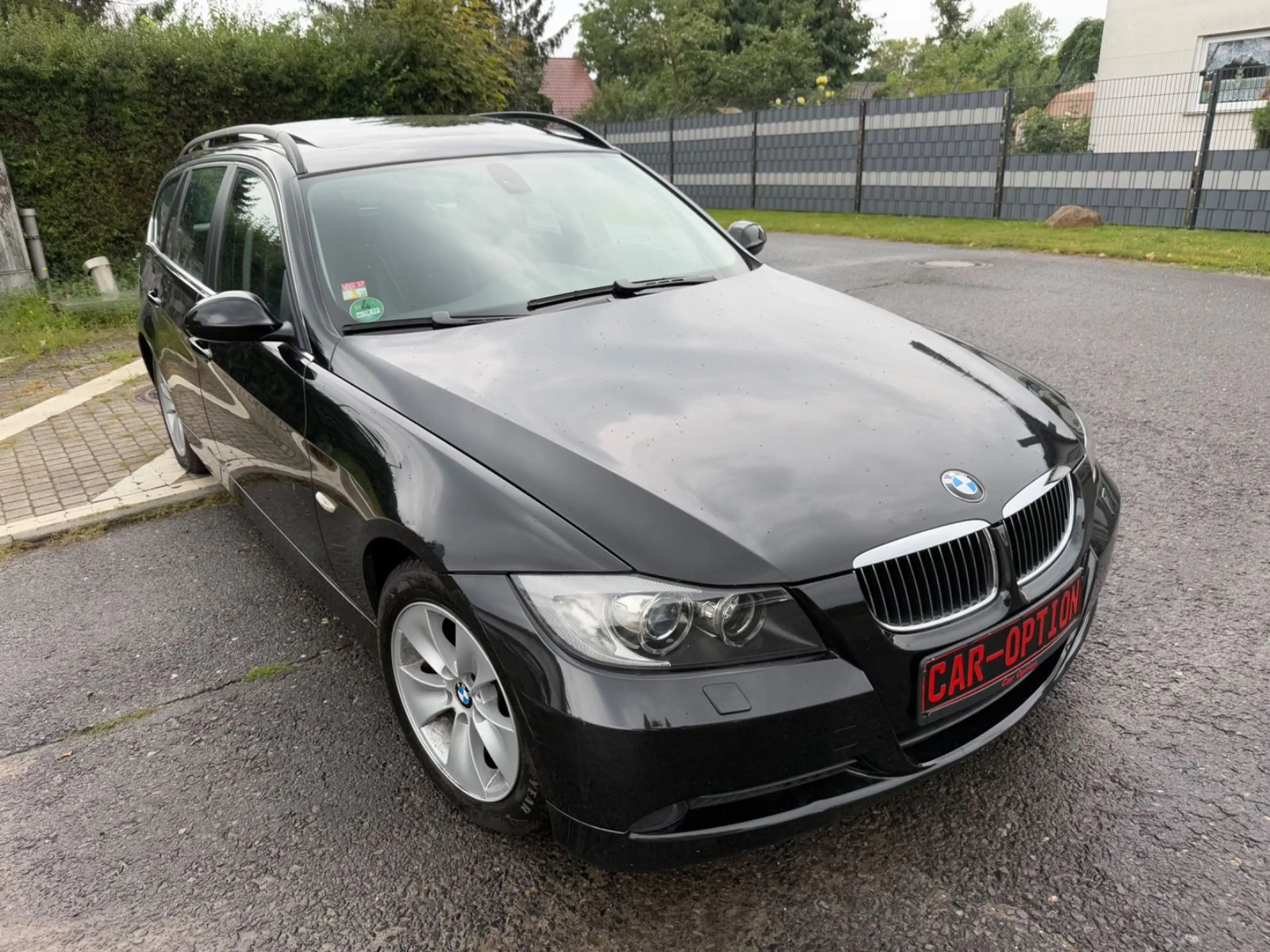 BMW 325 i Touring/Automatik/Panorama/Xenon/Teilleder — photo 2