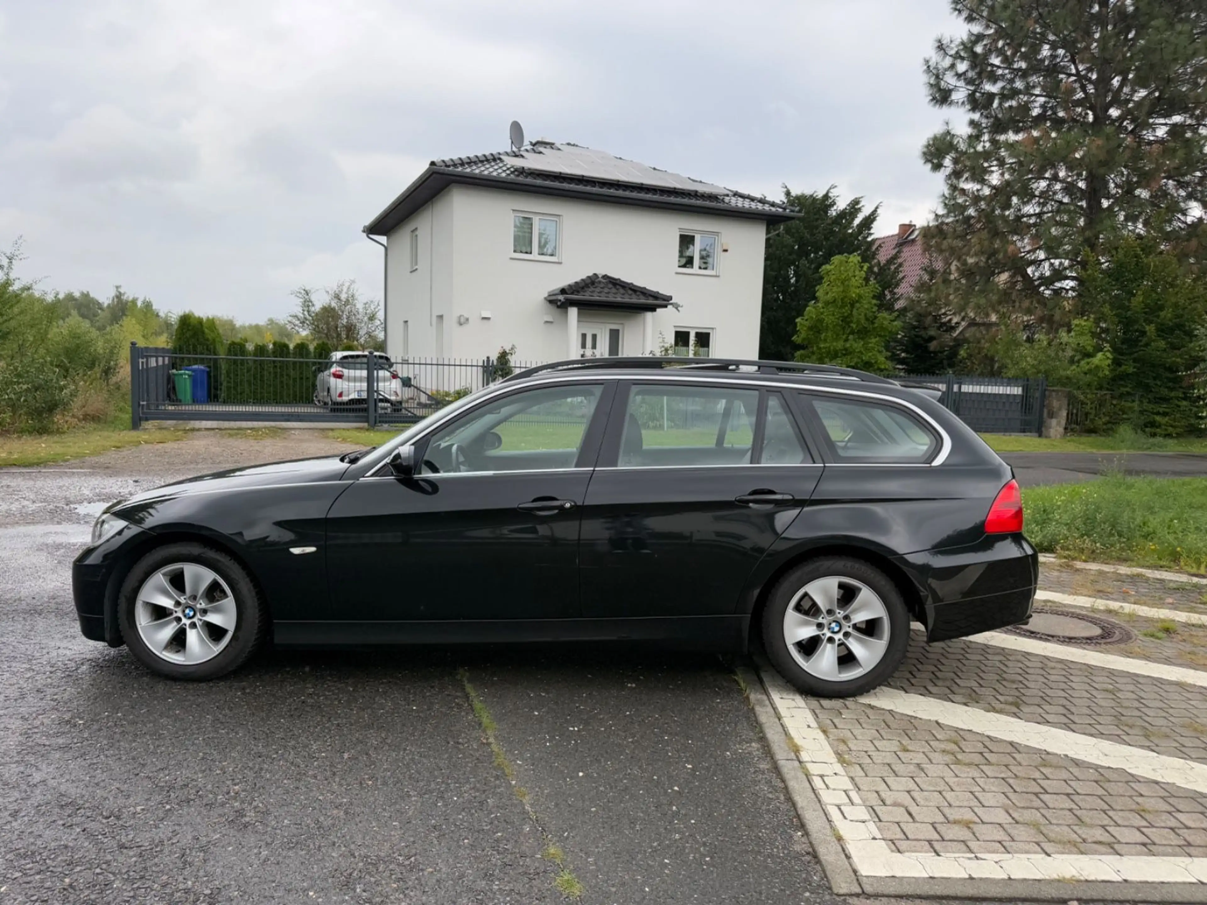 BMW 325 i Touring/Automatik/Panorama/Xenon/Teilleder — photo 4
