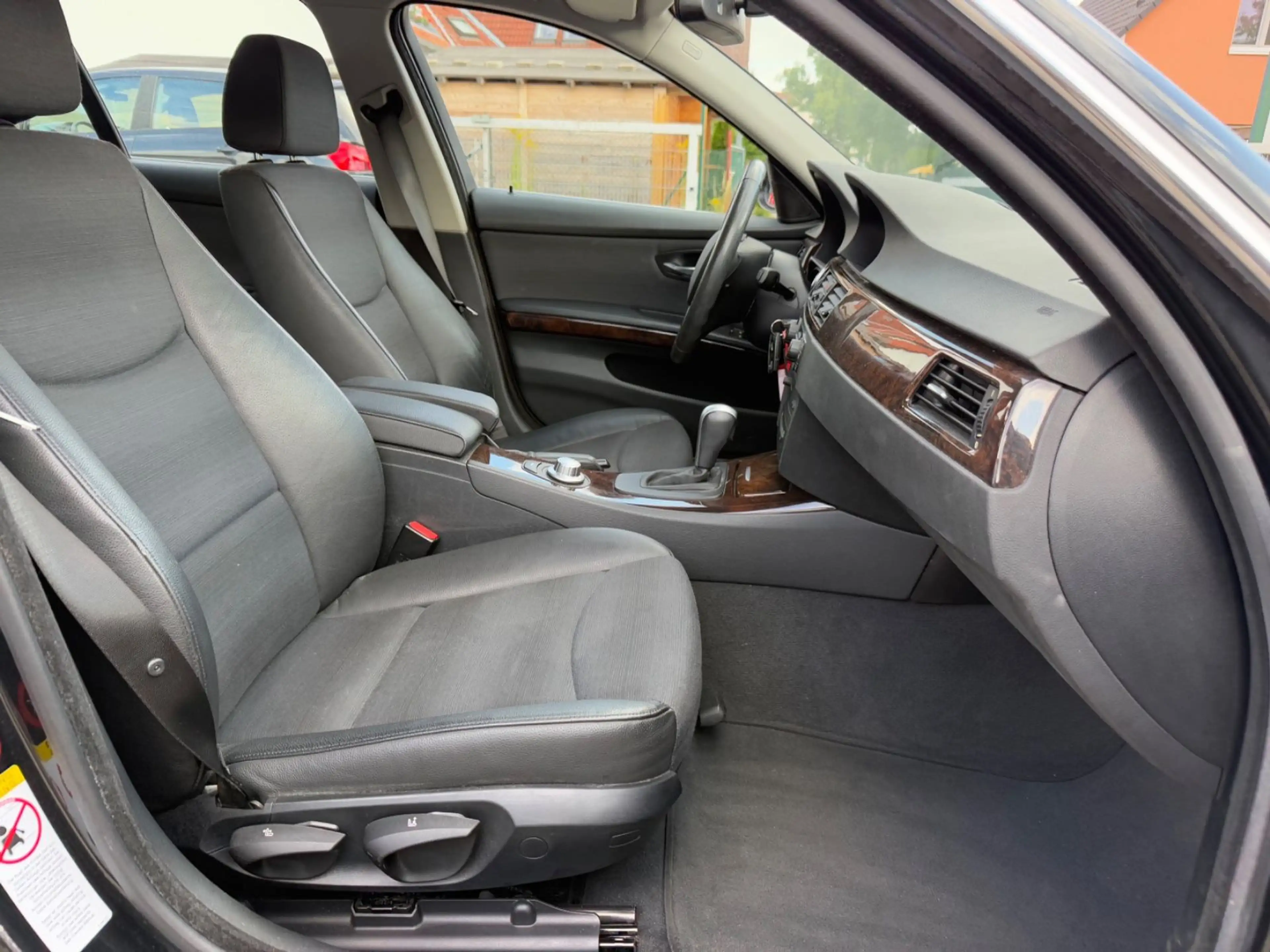 BMW 325 i Touring/Automatik/Panorama/Xenon/Teilleder — photo 13