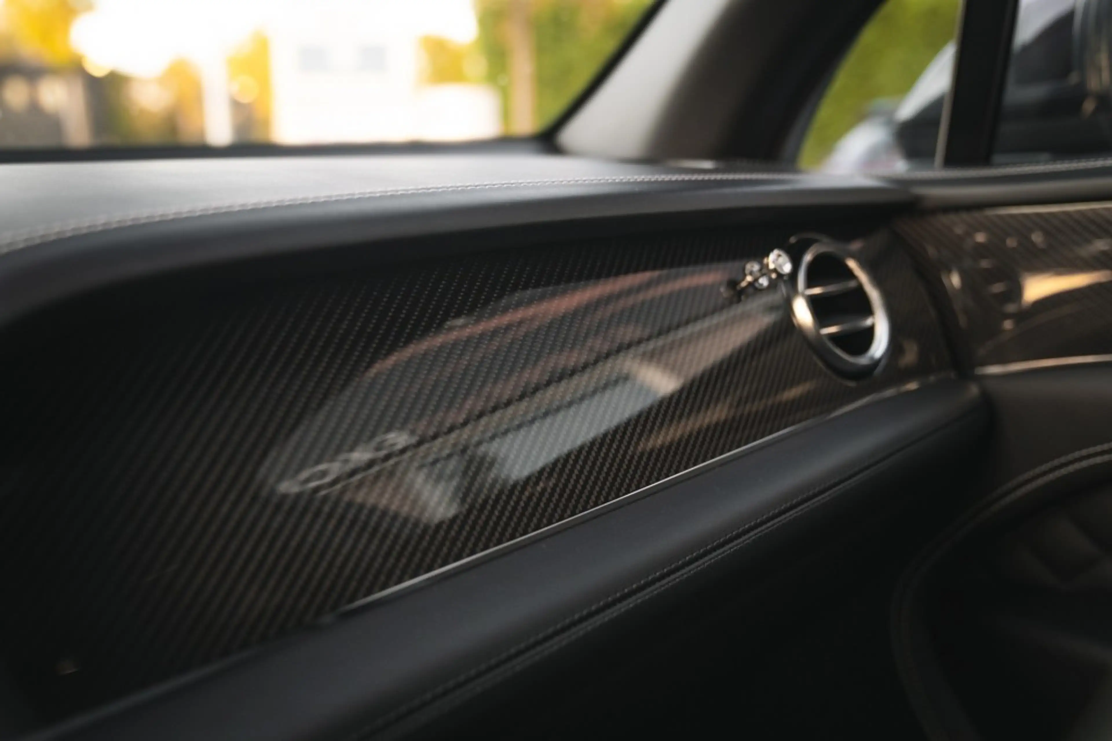 Bentley Bentayga 4.0 V8 Pano, nightvision, softclose, touring pack, — photo 45