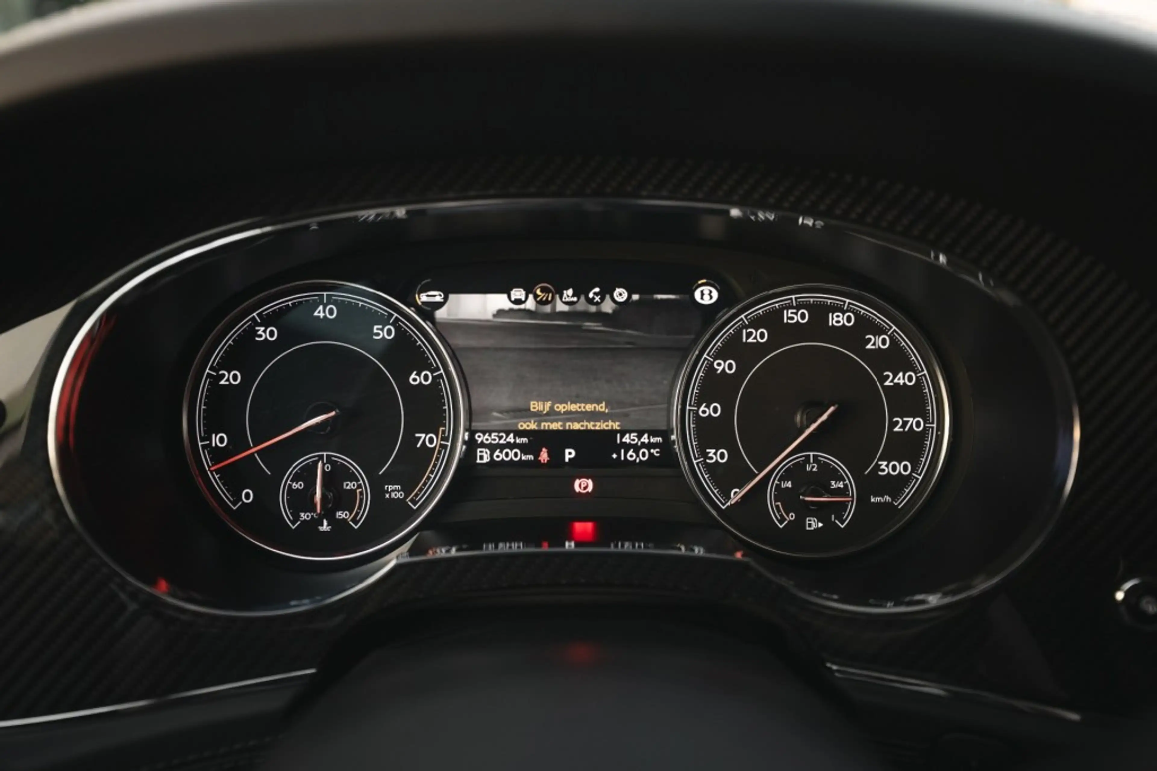Bentley Bentayga 4.0 V8 Pano, nightvision, softclose, touring pack, — photo 30