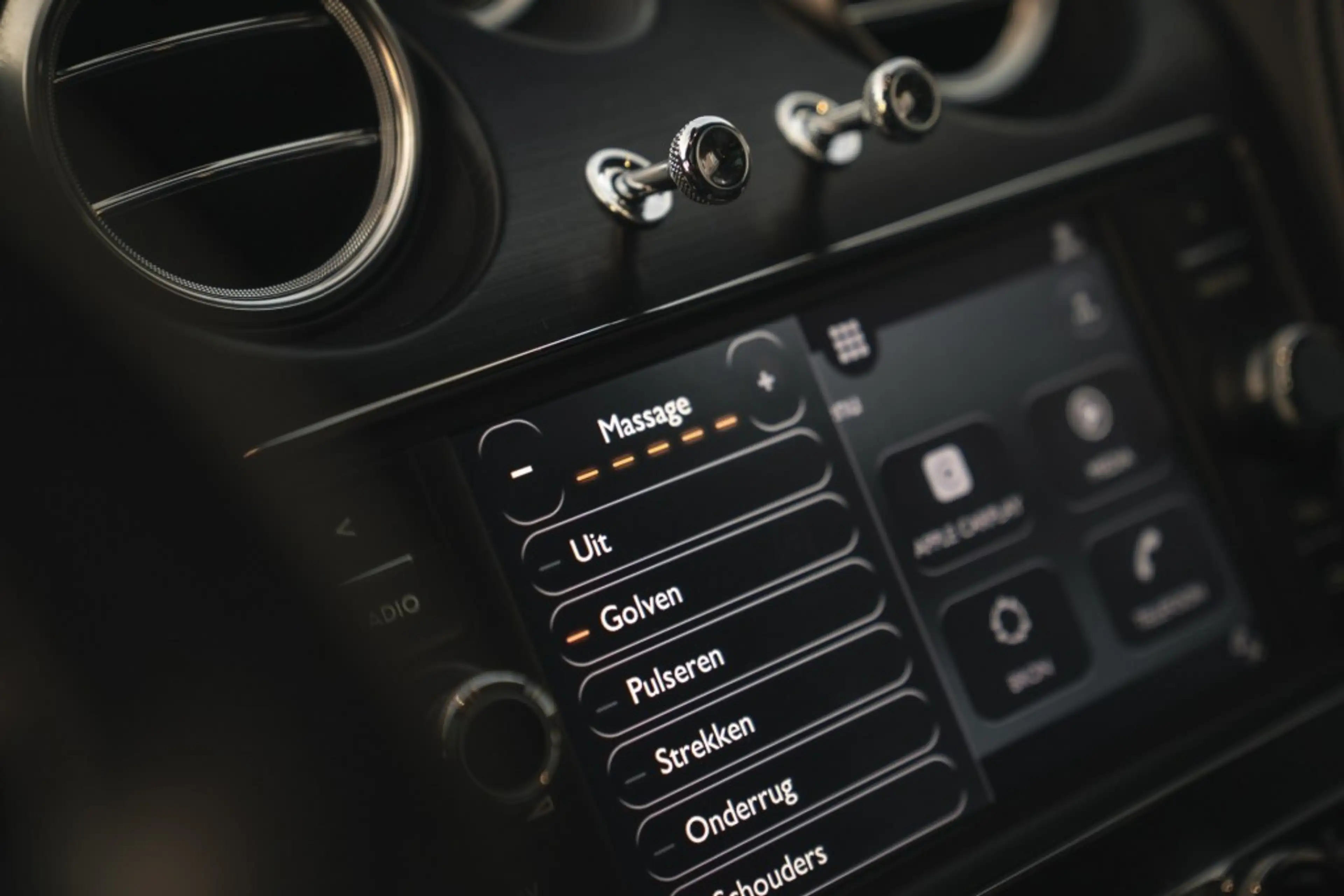 Bentley Bentayga 4.0 V8 Pano, nightvision, softclose, touring pack, — photo 16