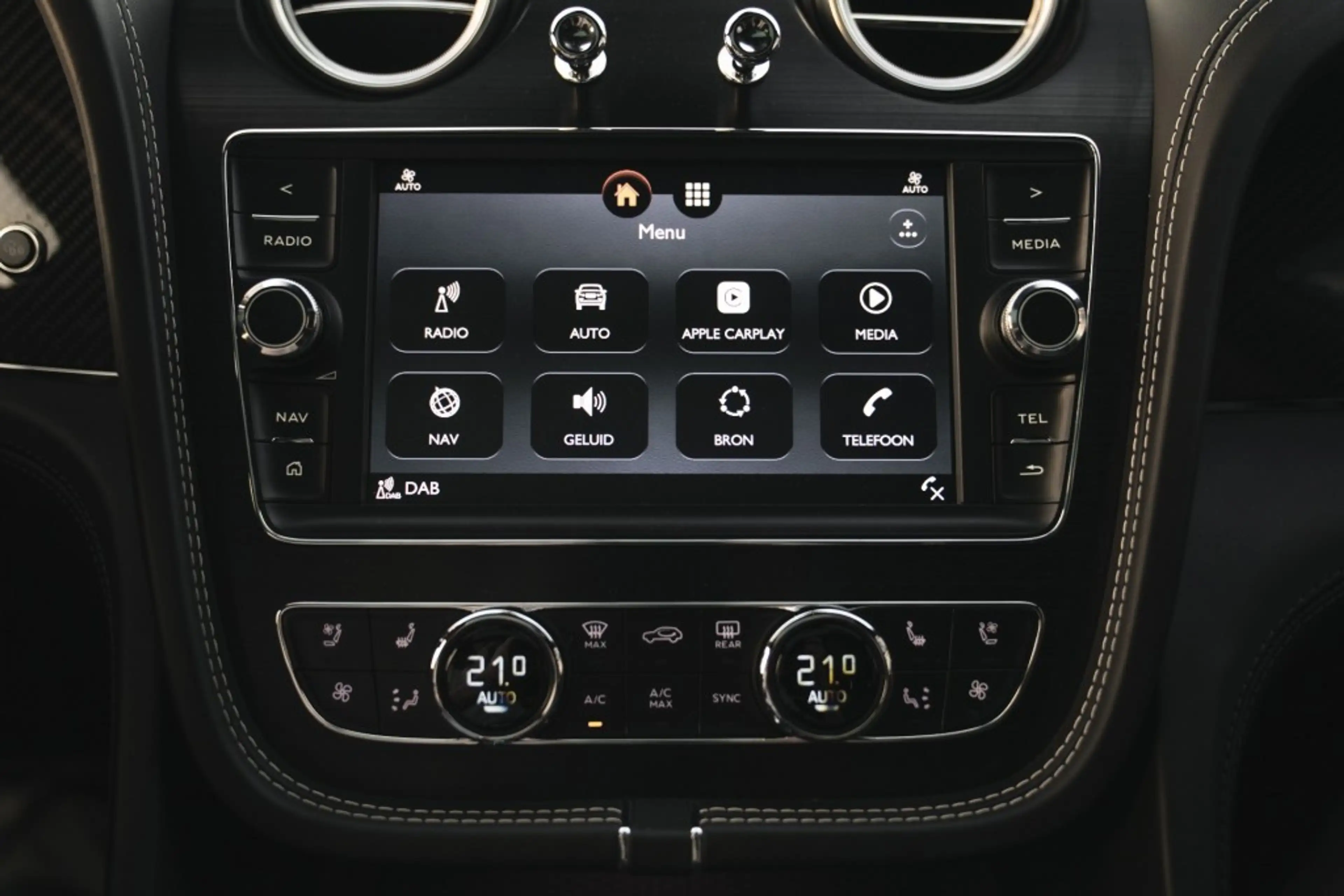 Bentley Bentayga 4.0 V8 Pano, nightvision, softclose, touring pack, — photo 34