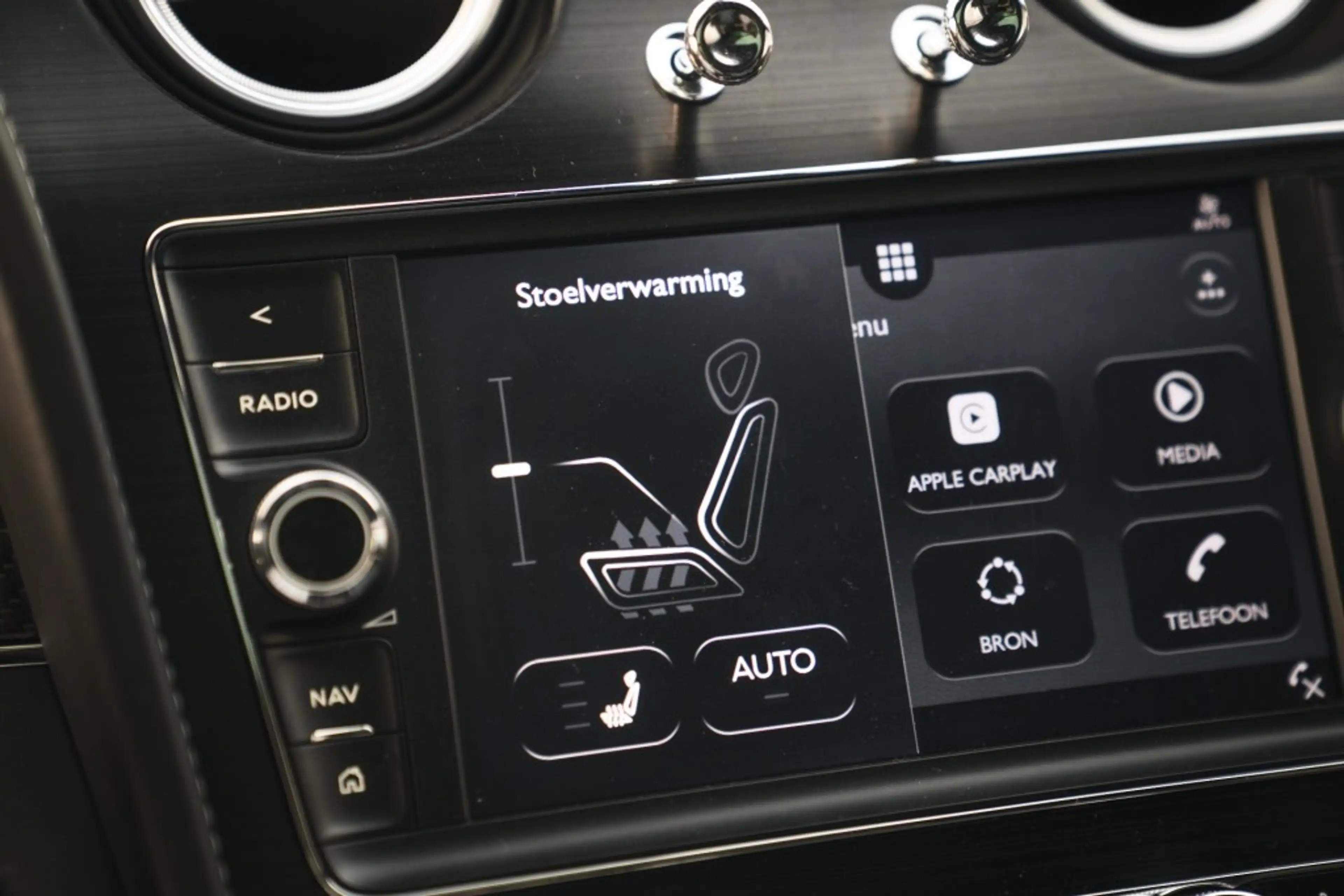 Bentley Bentayga 4.0 V8 Pano, nightvision, softclose, touring pack, — photo 37