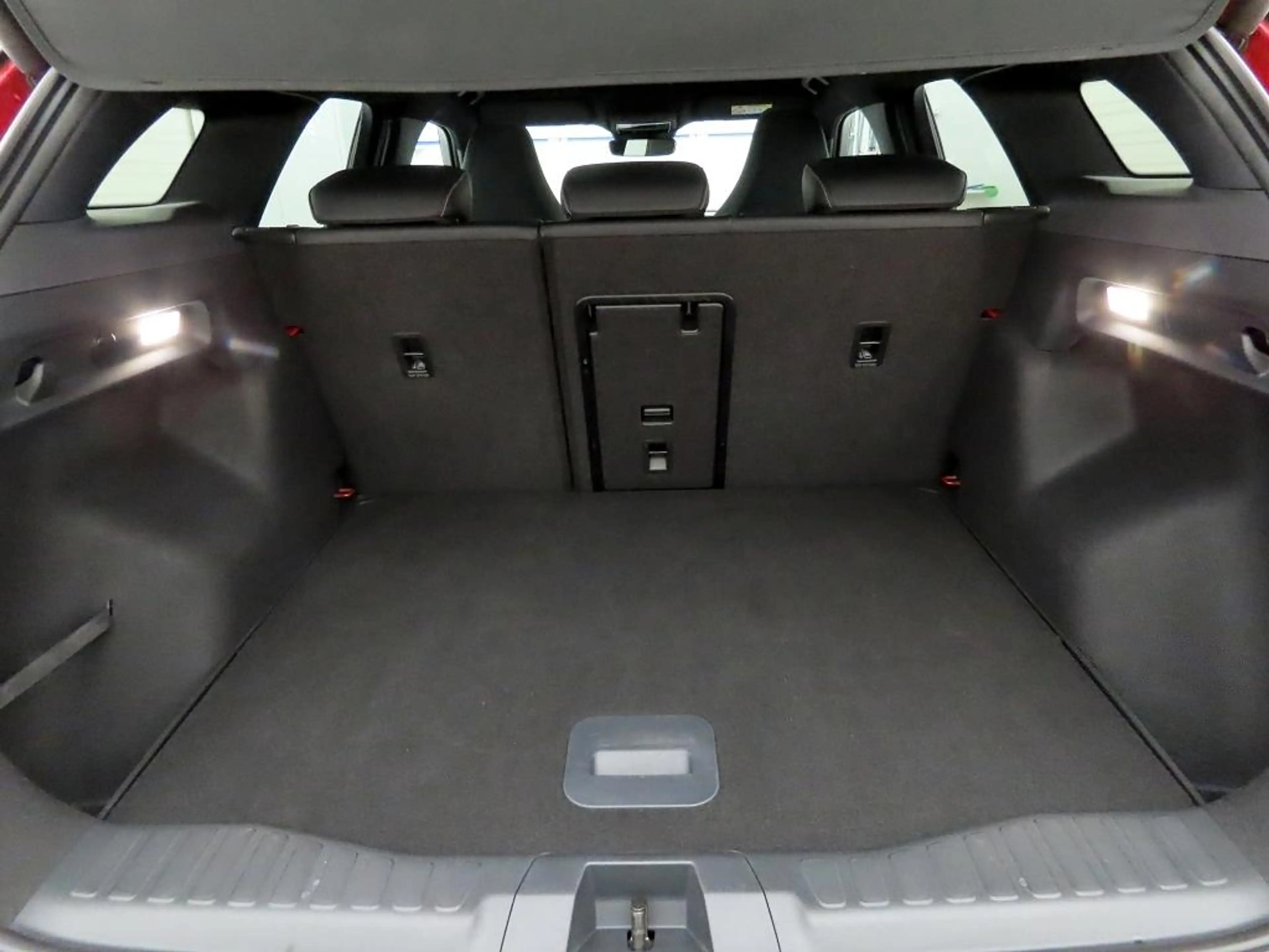 Ford Explorer Premium AWD 250kw Pano+Wärmepumpe+ACC — photo 8