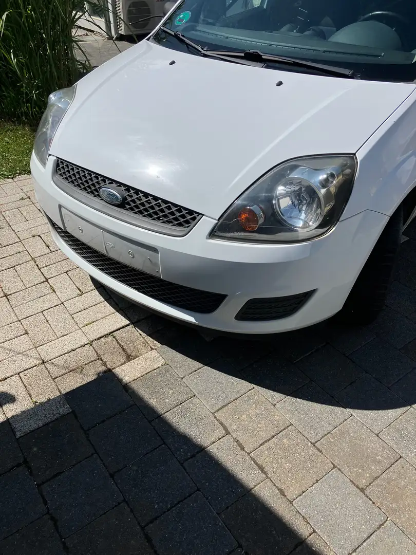 Ford Fiesta 1.3 44kW, Klima, weiß, alle KD, TÜV neu Weiß - 2