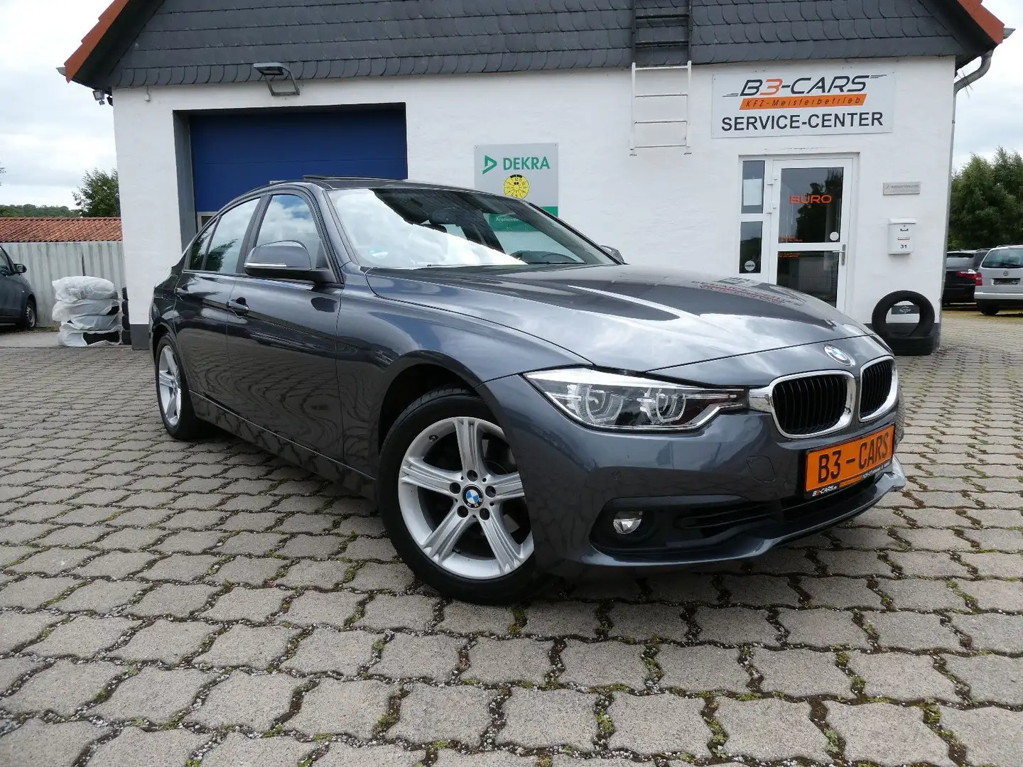 BMW 320 i Advantage #NAVI#SHZ#GSD#2XPDC#LED#AHK#EU6 Gris - 1