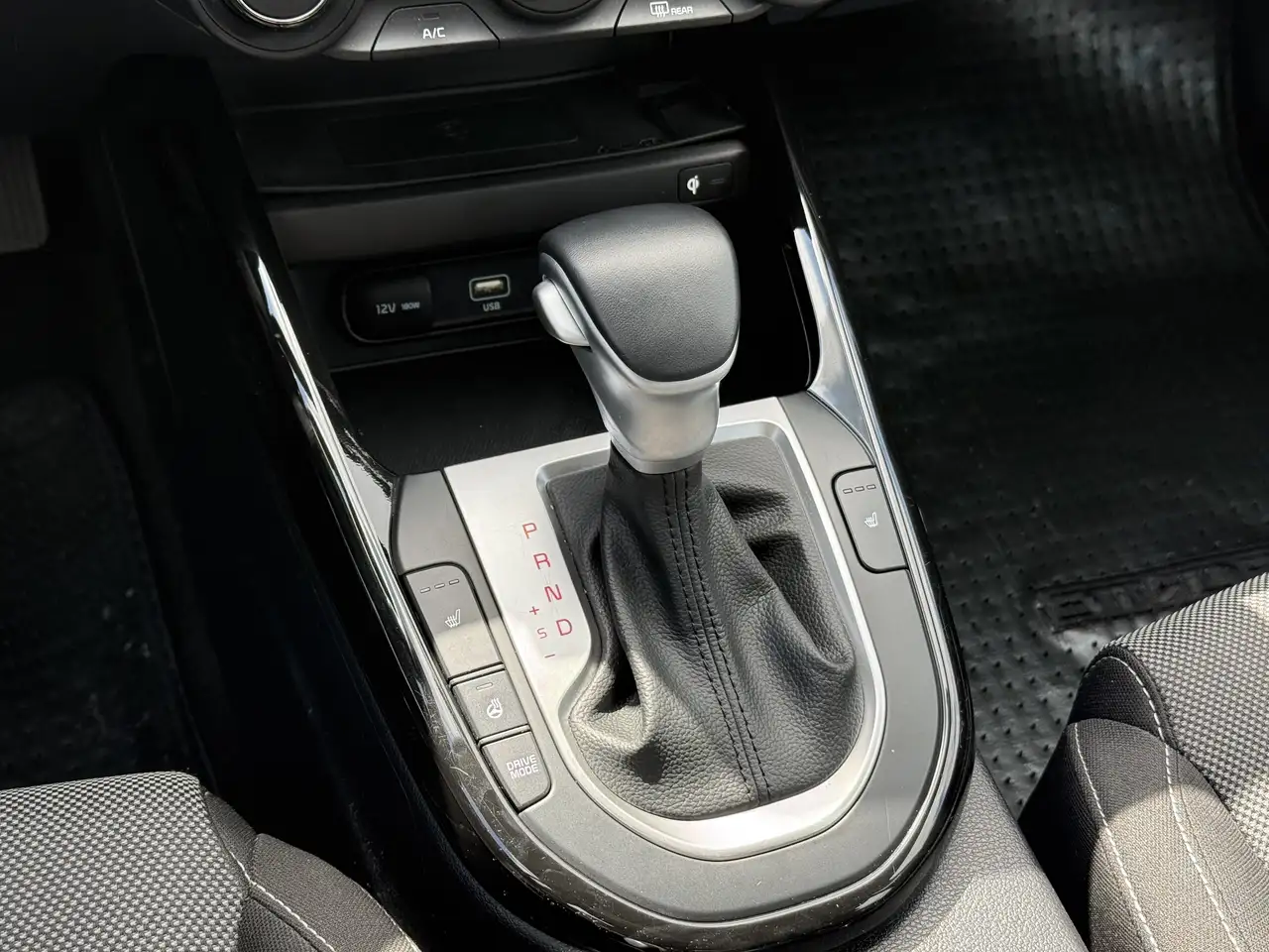 Kia Forte снимка Kia Forte