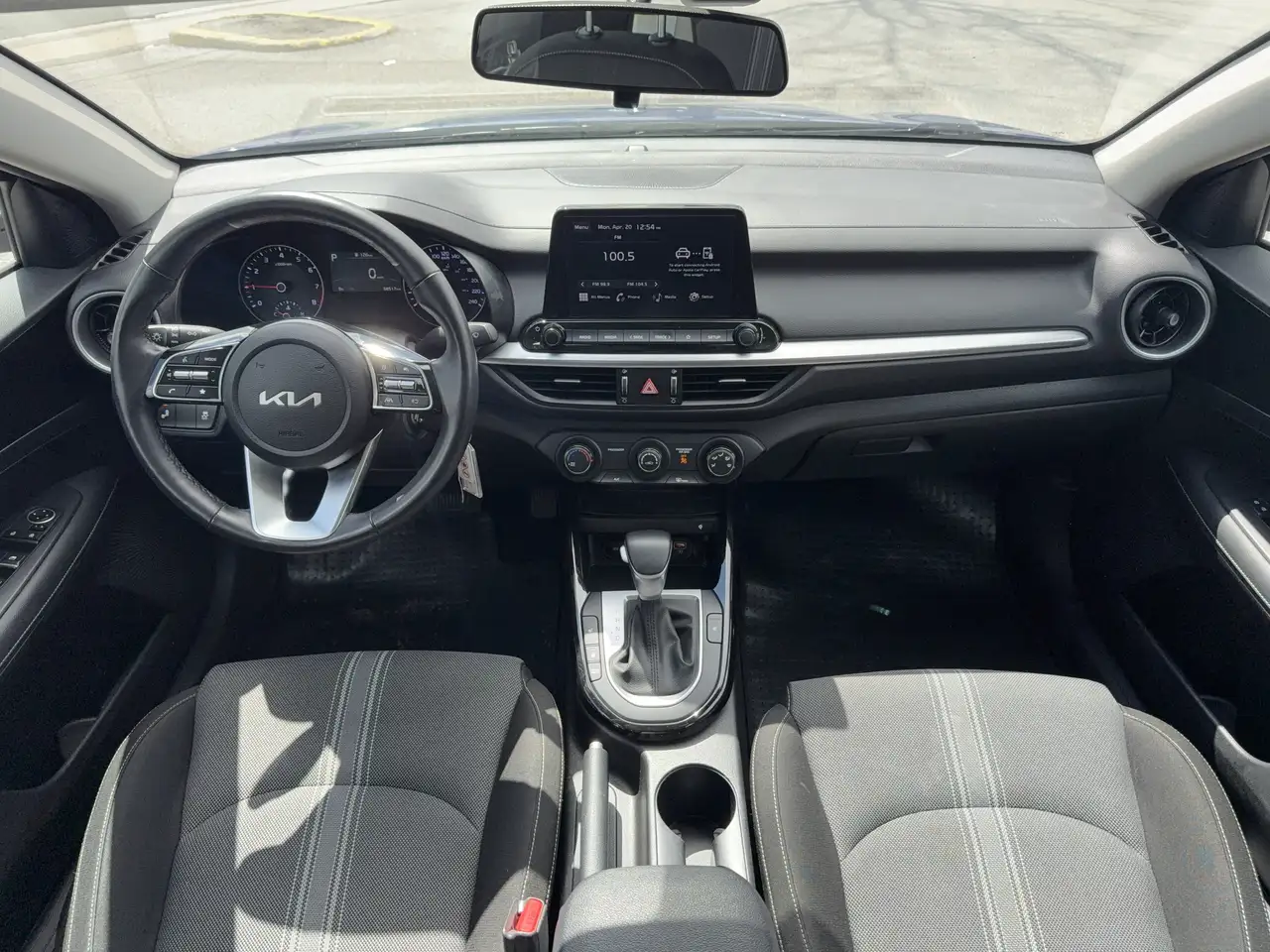 Kia Forte снимка Kia Forte