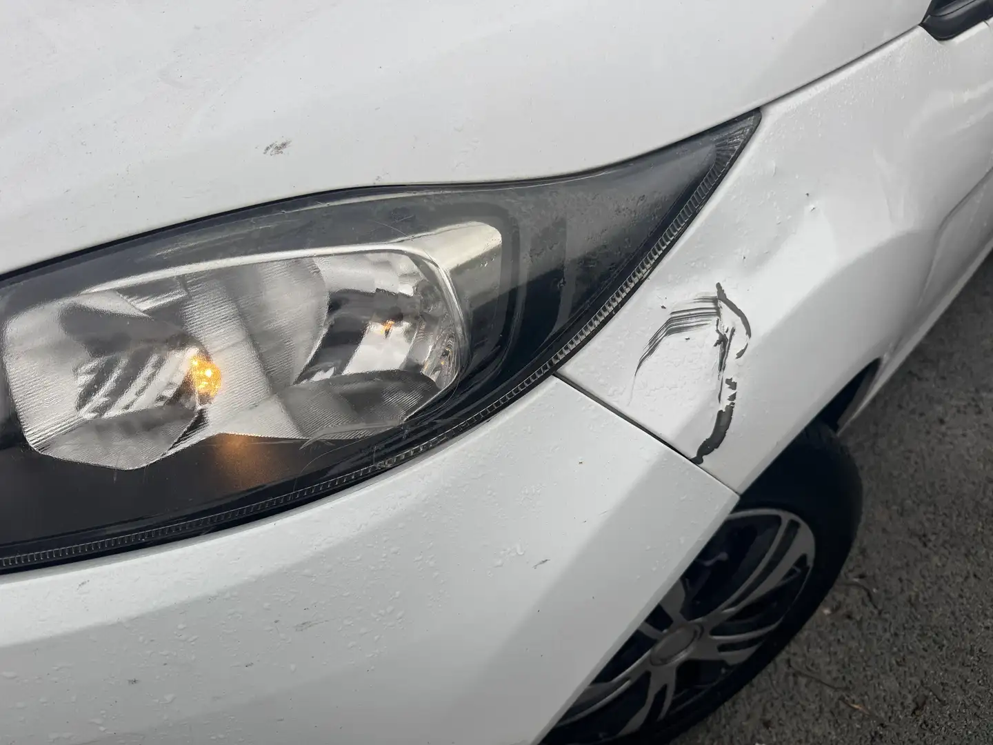 Ford Fiesta Fiesta 1.5 TDCi Ambiente Blanc - 2