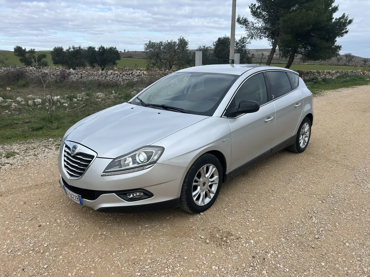 Lancia Delta 1.6 mjt Gold 120cv dpf Ezüst - 2