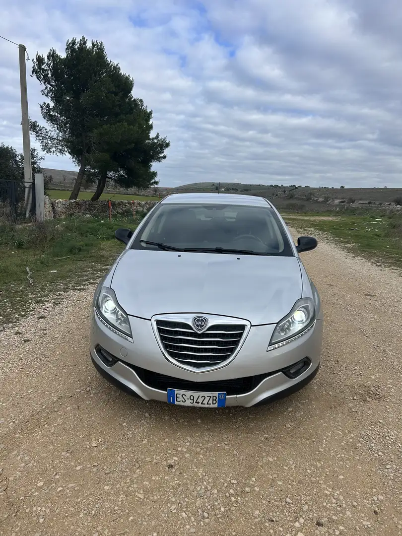 Lancia Delta 1.6 mjt Gold 120cv dpf Ezüst - 1