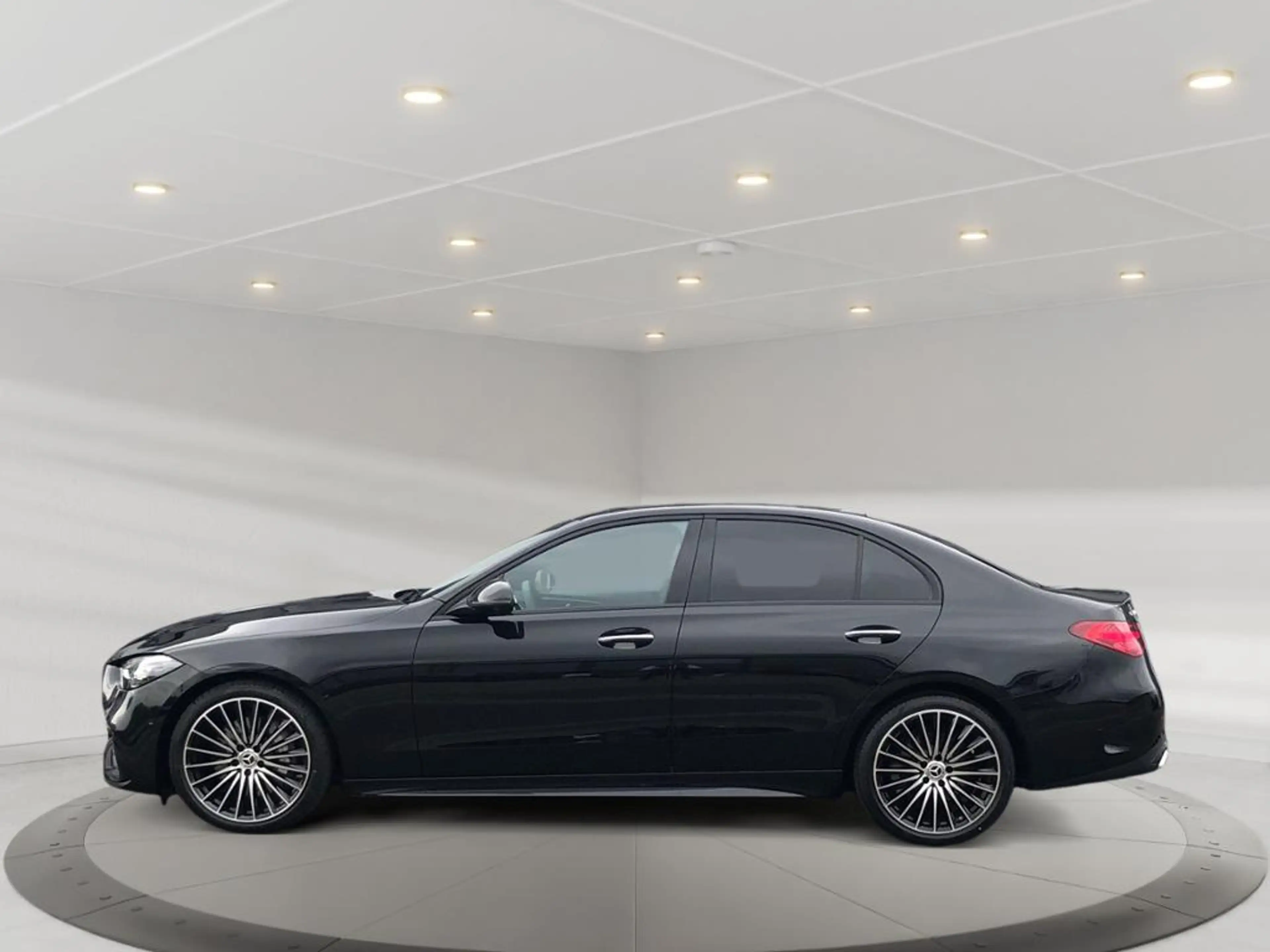 Mercedes-Benz C 300 d AMG+MBUX+Night+AHK+Pano+SHD+Wide+360+Cam — photo 5