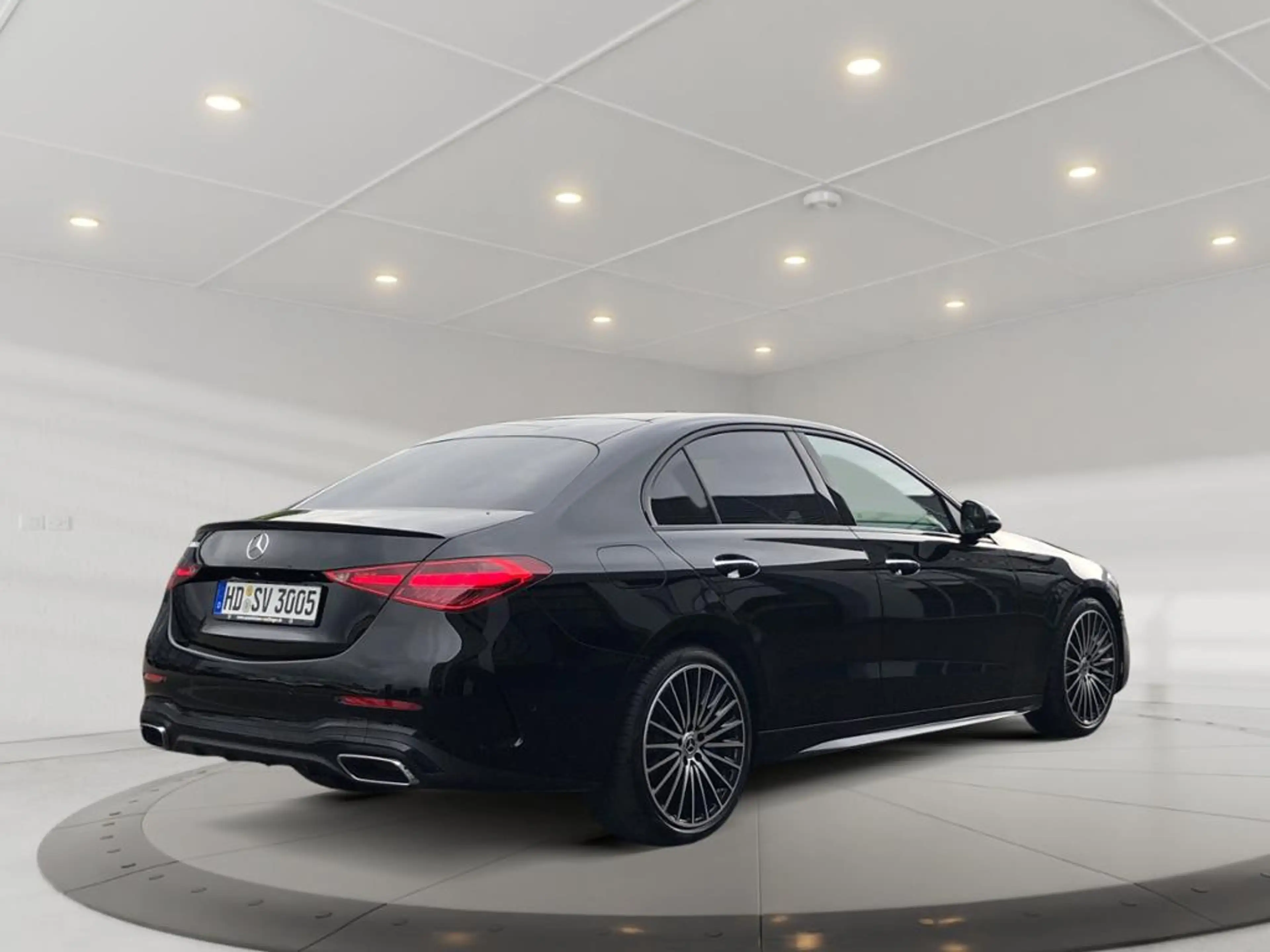 Mercedes-Benz C 300 d AMG+MBUX+Night+AHK+Pano+SHD+Wide+360+Cam — photo 4