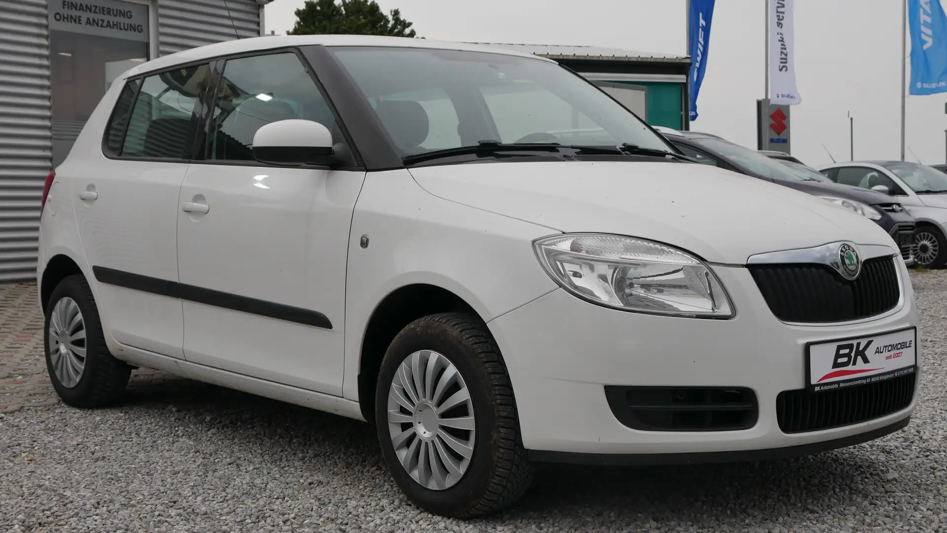 Skoda Fabia 1.6 Einparkhilfesen Klimaautomatik Tempomat IsoFix Weiß - 1