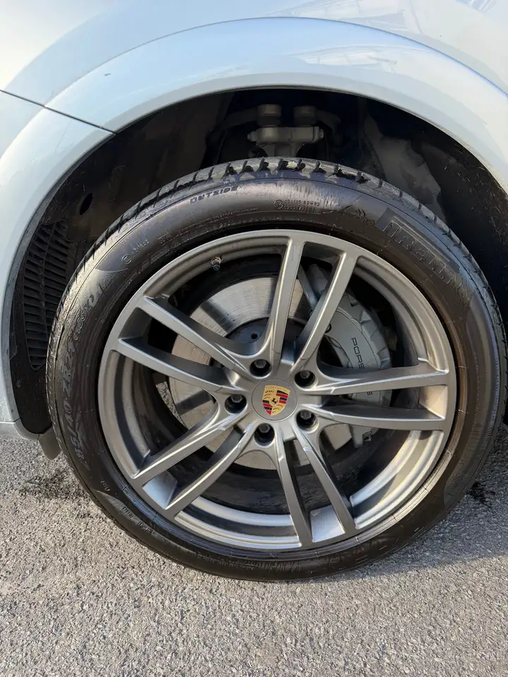 Porsche Cayenne снимка Porsche Cayenne