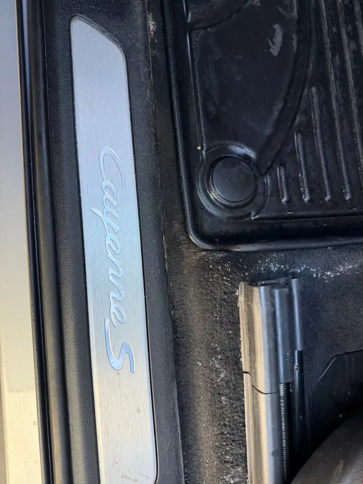 Porsche Cayenne снимка Porsche Cayenne