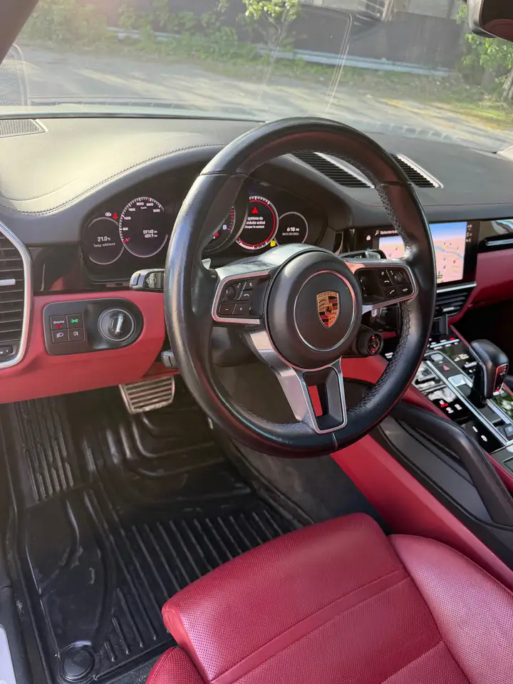 Porsche Cayenne снимка Porsche Cayenne