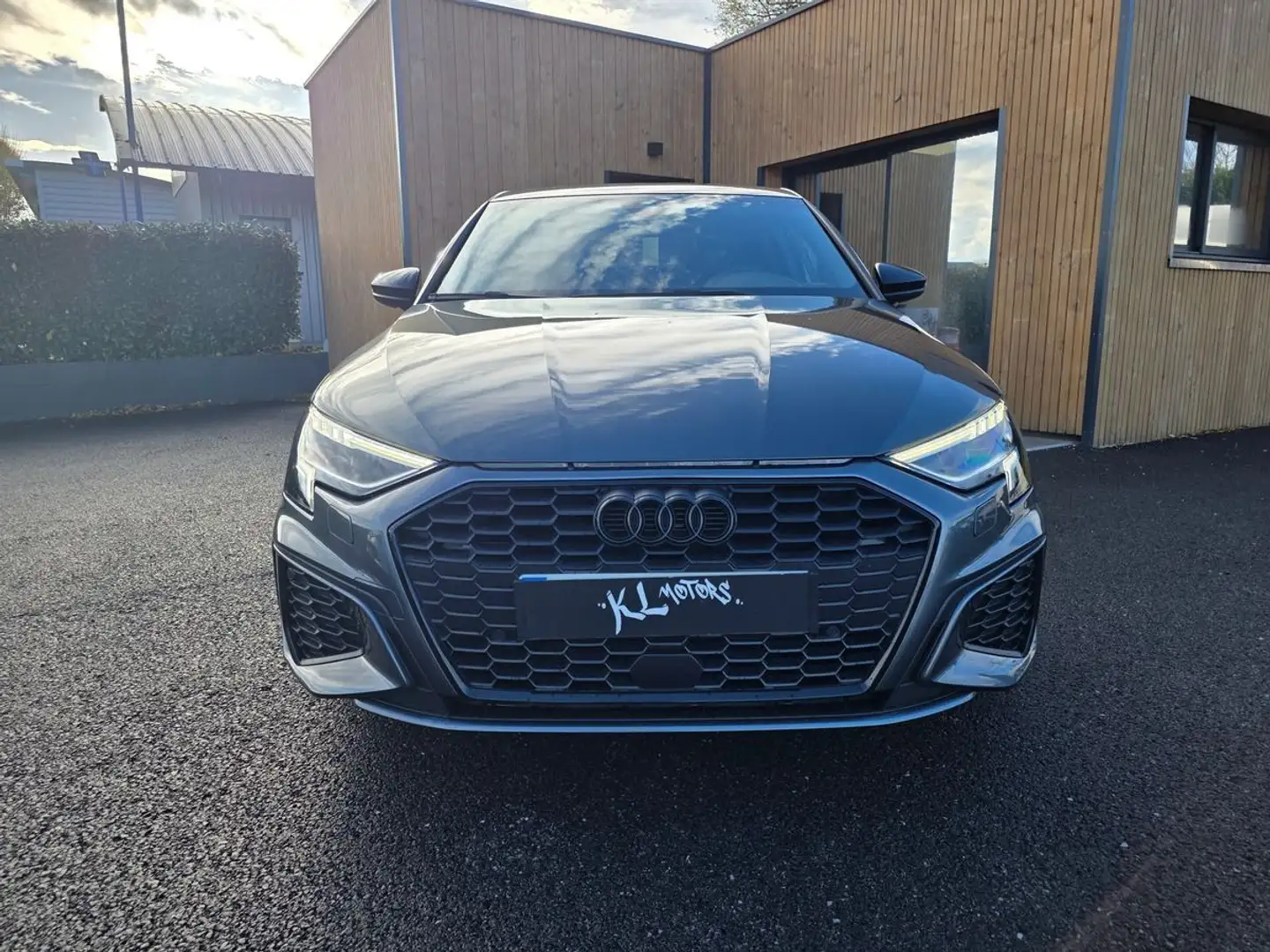 Audi A3 2.0L TDI 150CV S-LINE / S-TRONIC / ATTELAGE Grijs - 2