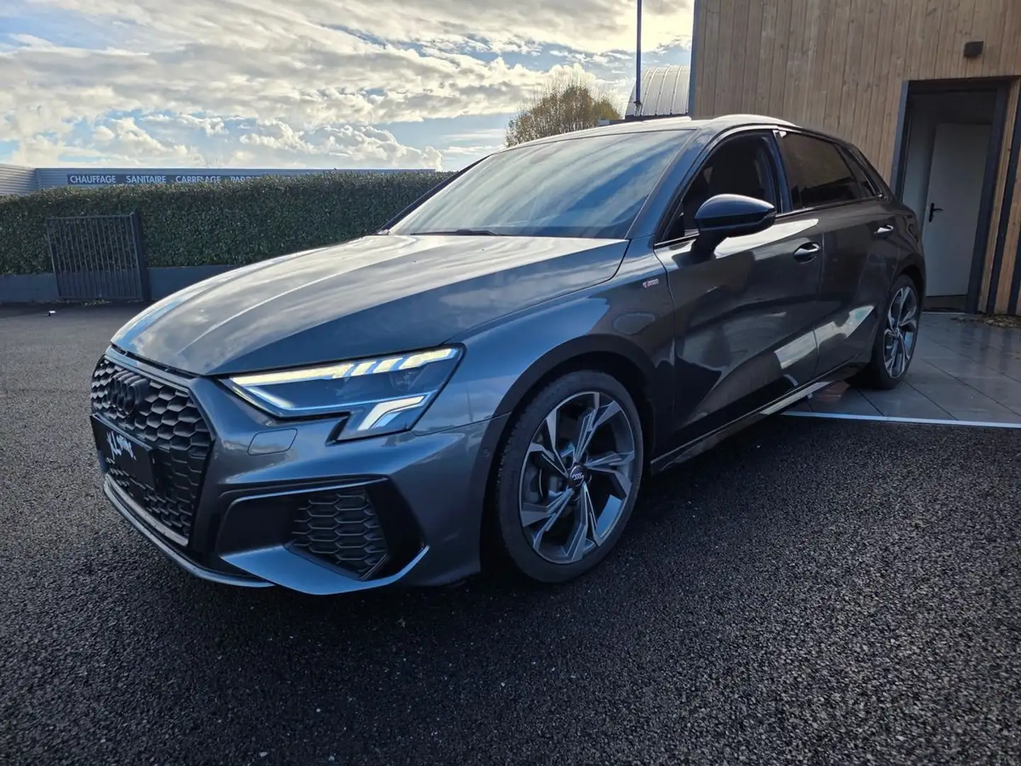 Audi A3 2.0L TDI 150CV S-LINE / S-TRONIC / ATTELAGE Gris - 1