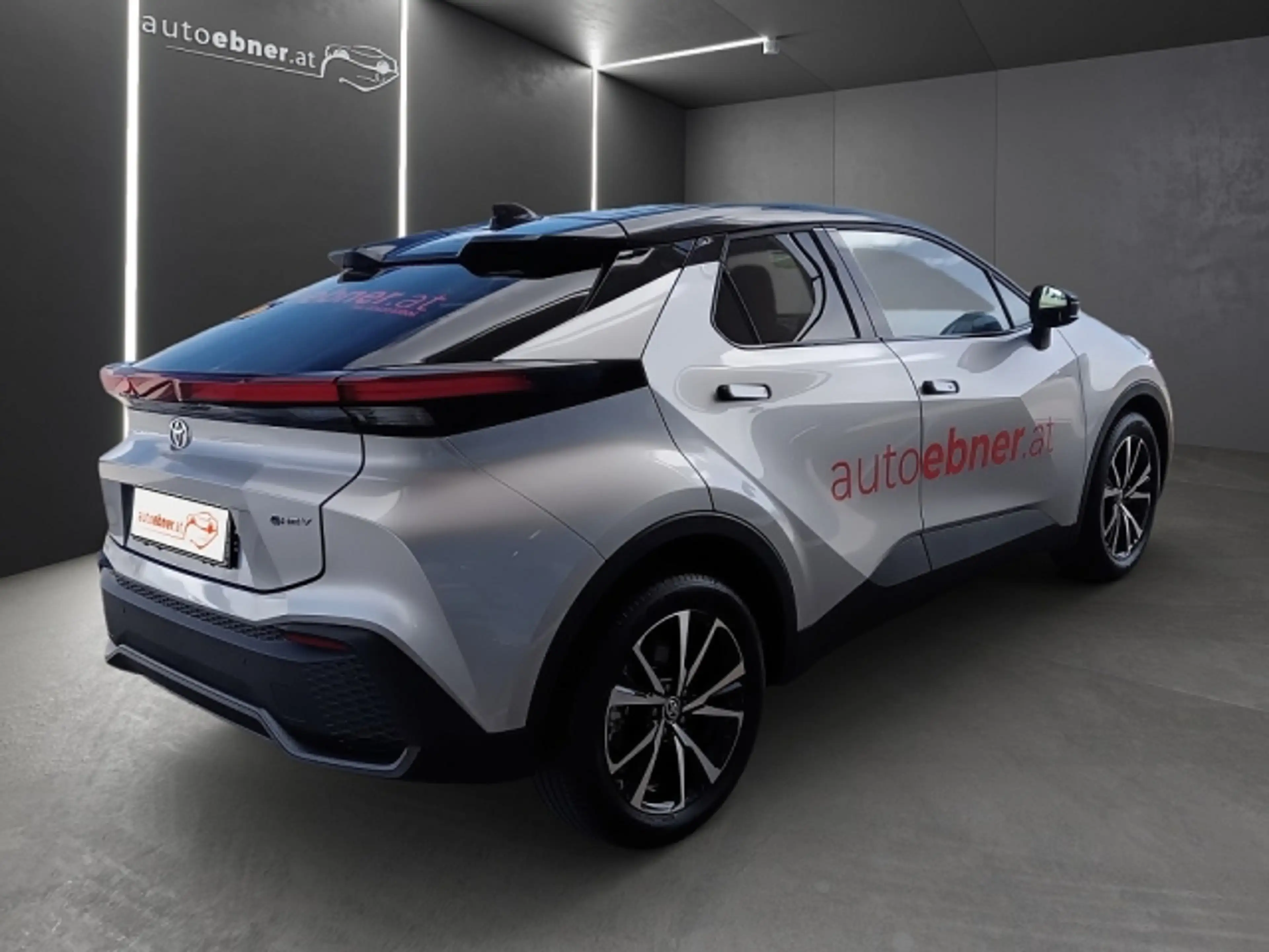 Toyota C-HR 1,8 Hybrid E-CVT Active Drive LED+RADAR+RFK — photo 5