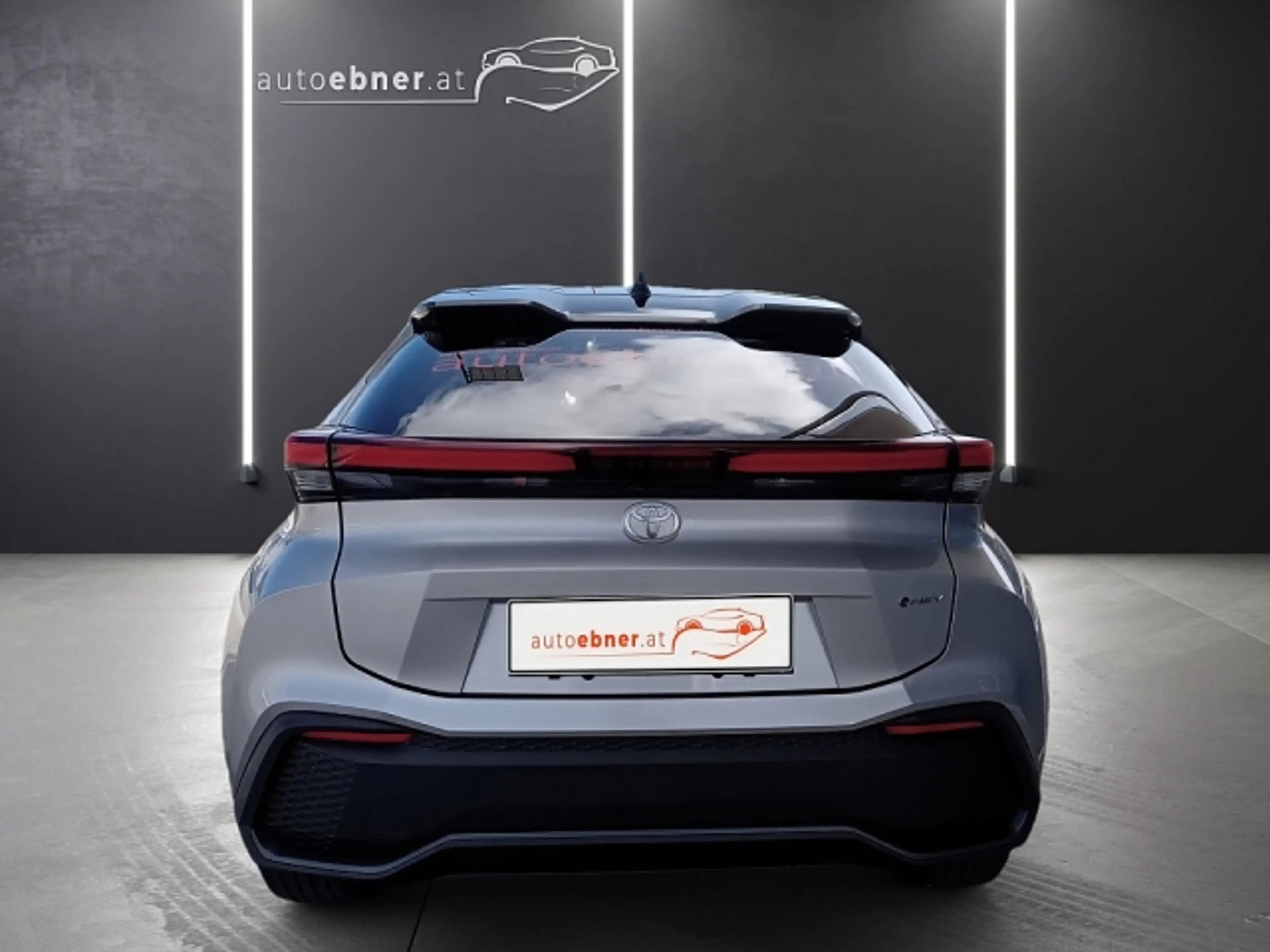 Toyota C-HR 1,8 Hybrid E-CVT Active Drive LED+RADAR+RFK — photo 6