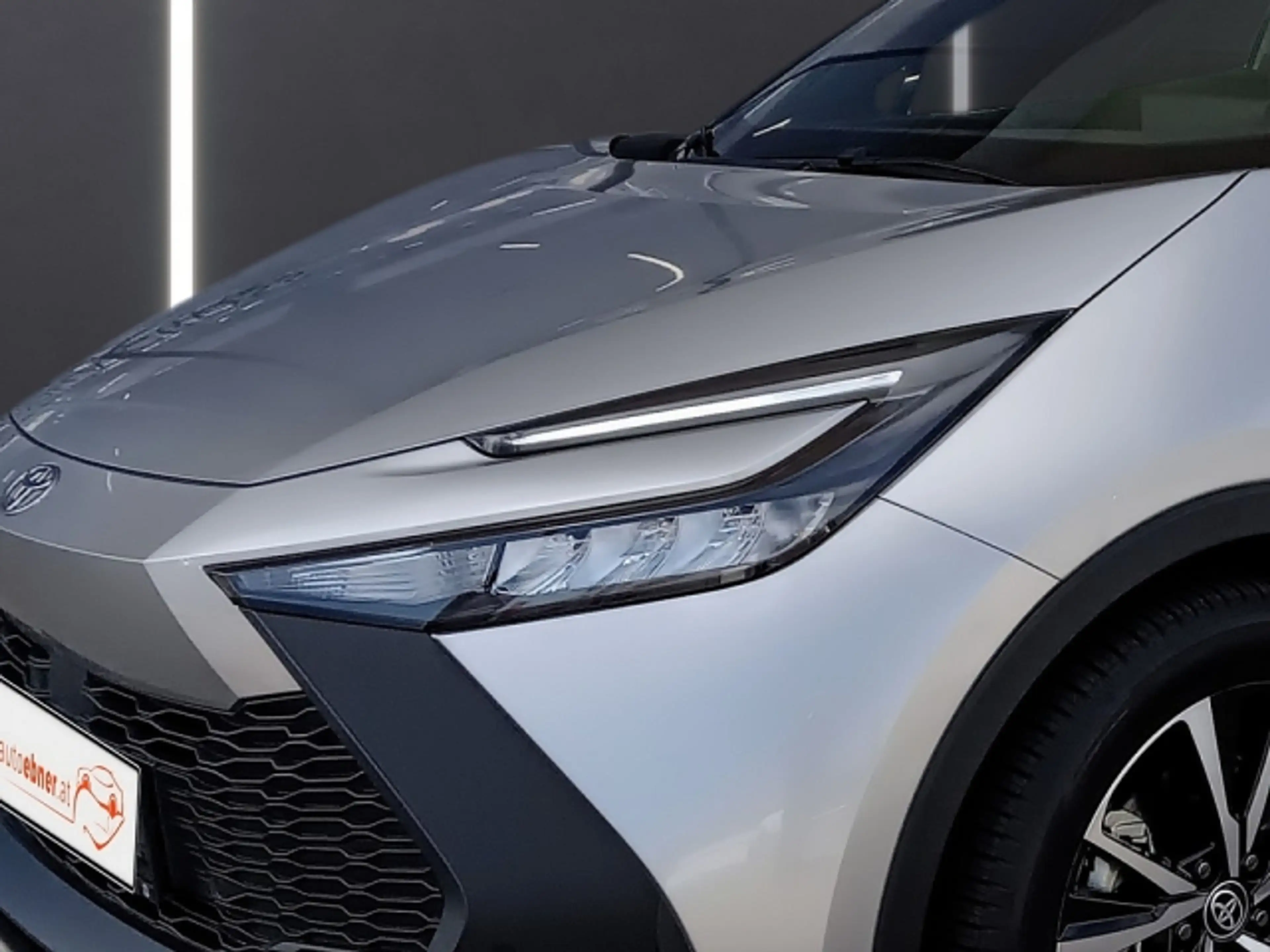 Toyota C-HR 1,8 Hybrid E-CVT Active Drive LED+RADAR+RFK — photo 9