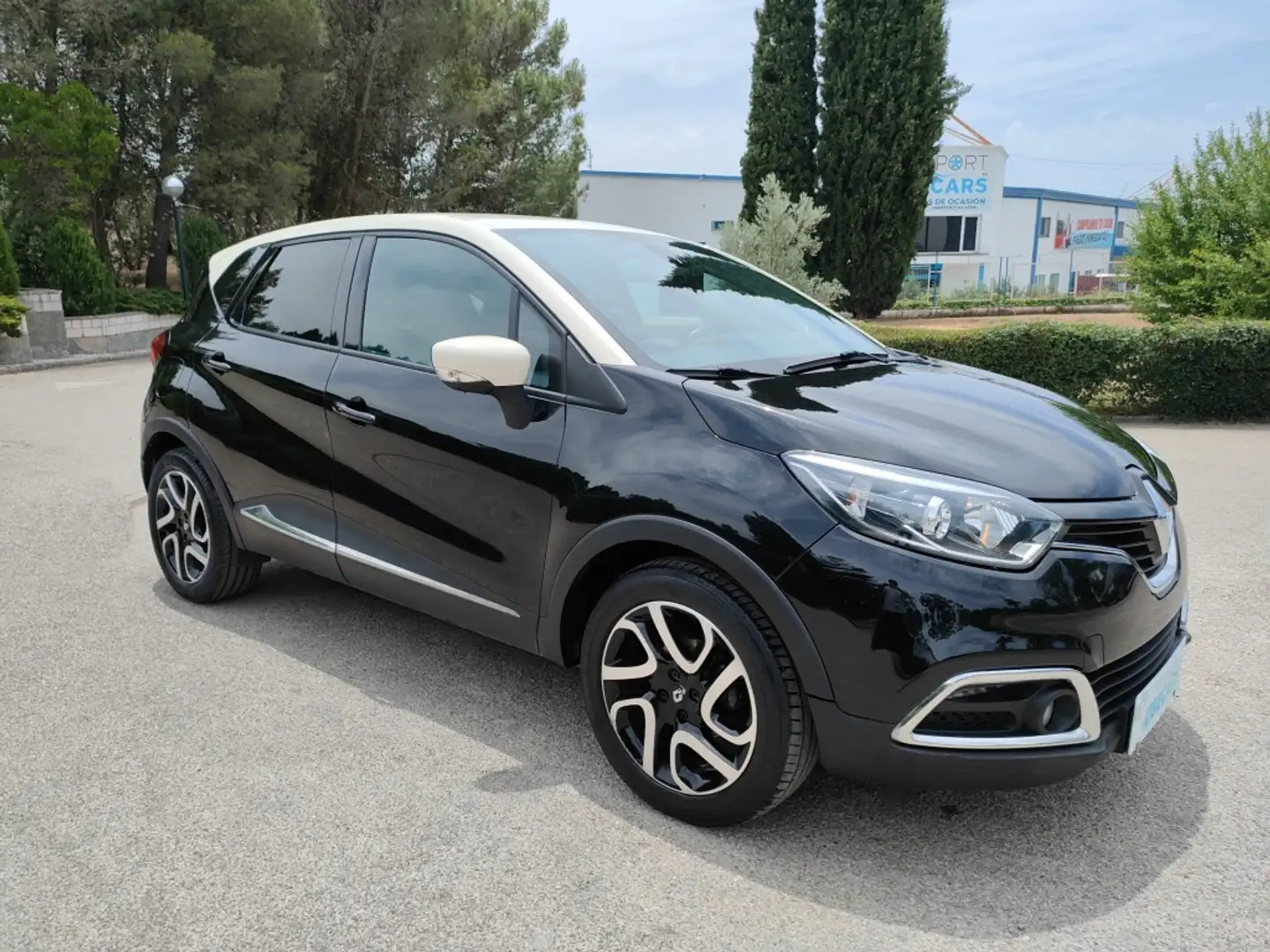 Renault Captur TCe eco2 Energy Intens 90 Schwarz - 2