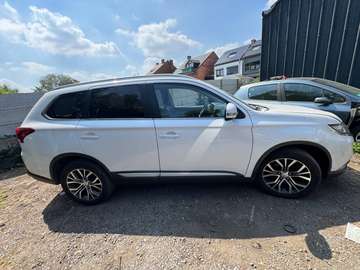 Outlander 2.2 DI-D 2WD Unlimited Edition