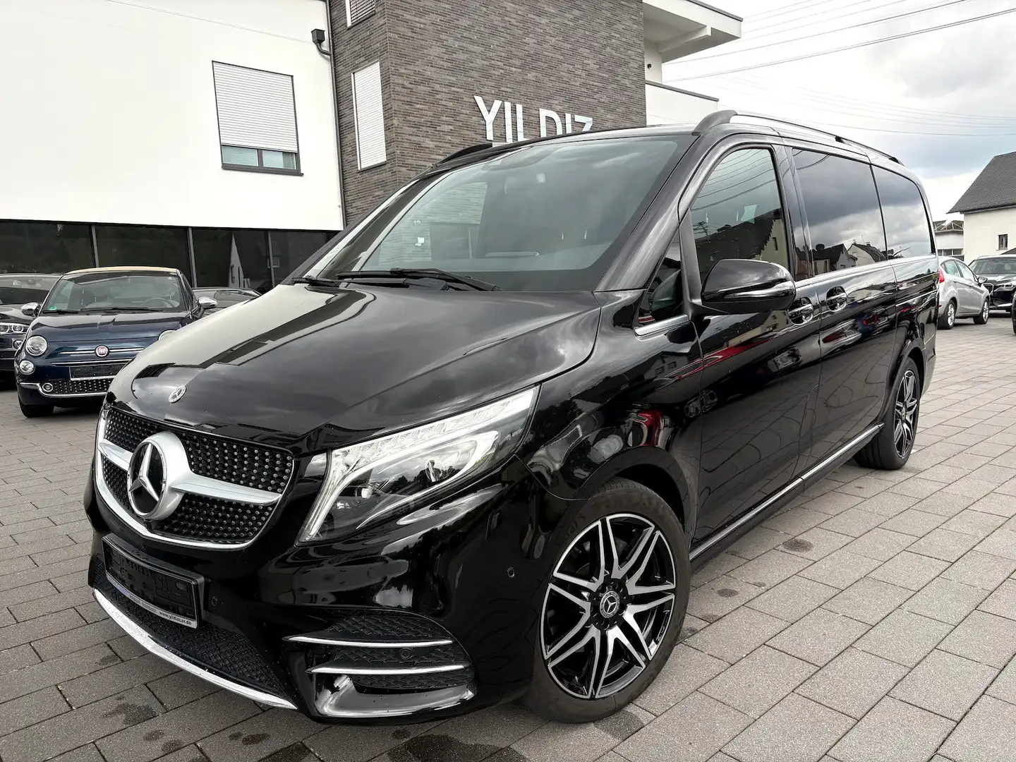 Mercedes-Benz V 300 d Lang AMG BURMESTER AIRMATIC KÜHLFACH Nero - 1