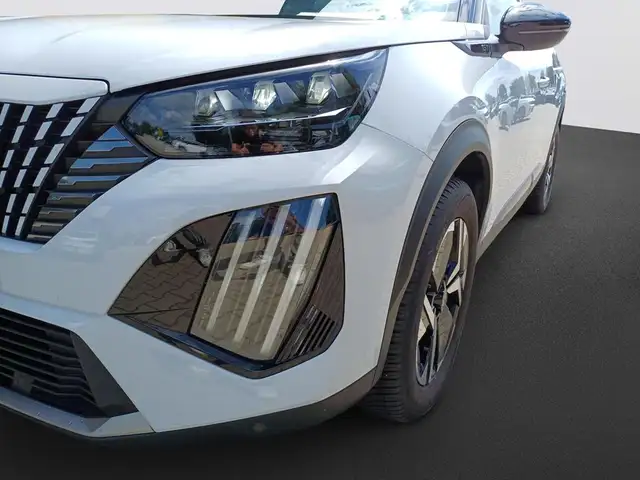 Peugeot 2008 view 9