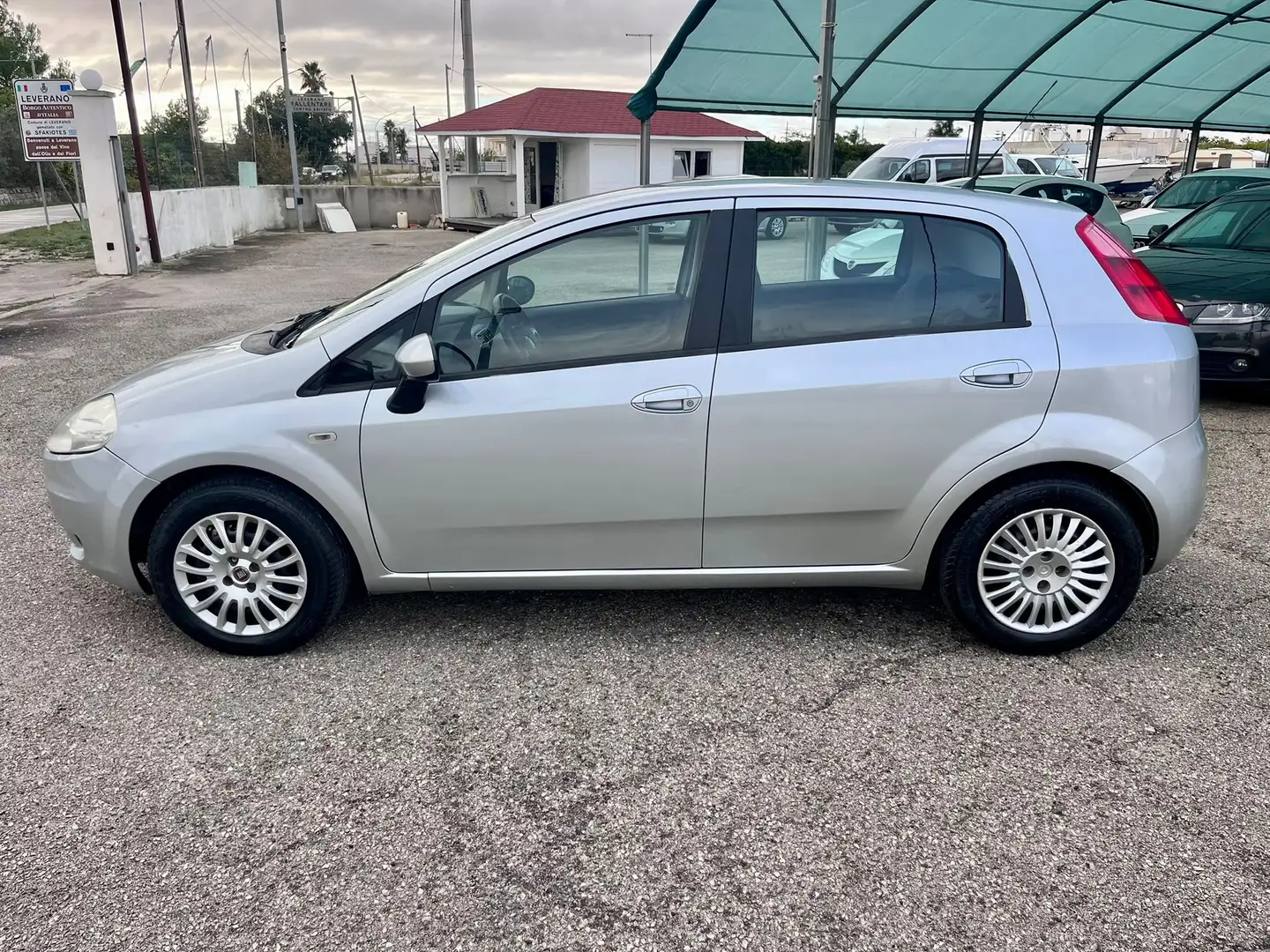 Fiat Grande Punto Grande Punto III 2005 5p 1.2 Active c/clima 65cv Argent - 2
