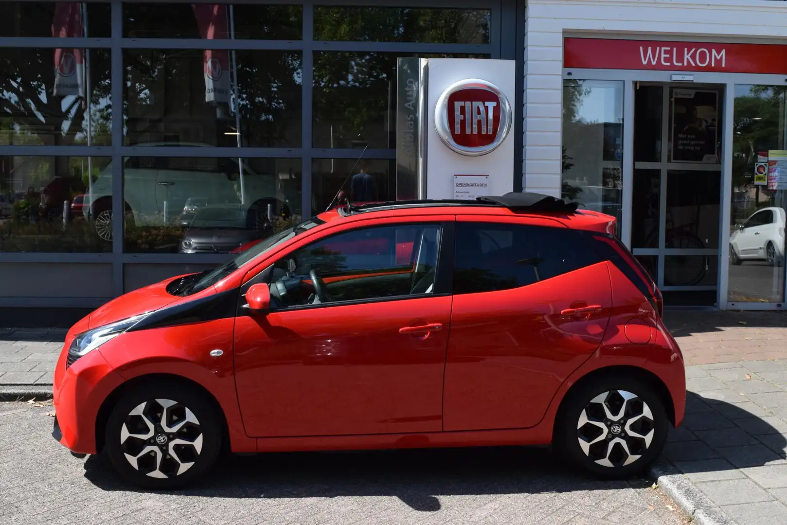Toyota Aygo 1.0 VVT-i x-joy cabrio|carplay|als nieuw Rouge - 2