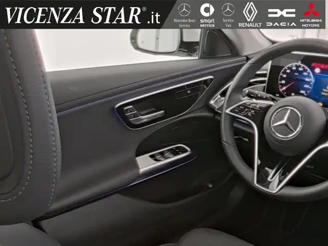 Mercedes-Benz E-Class view 8