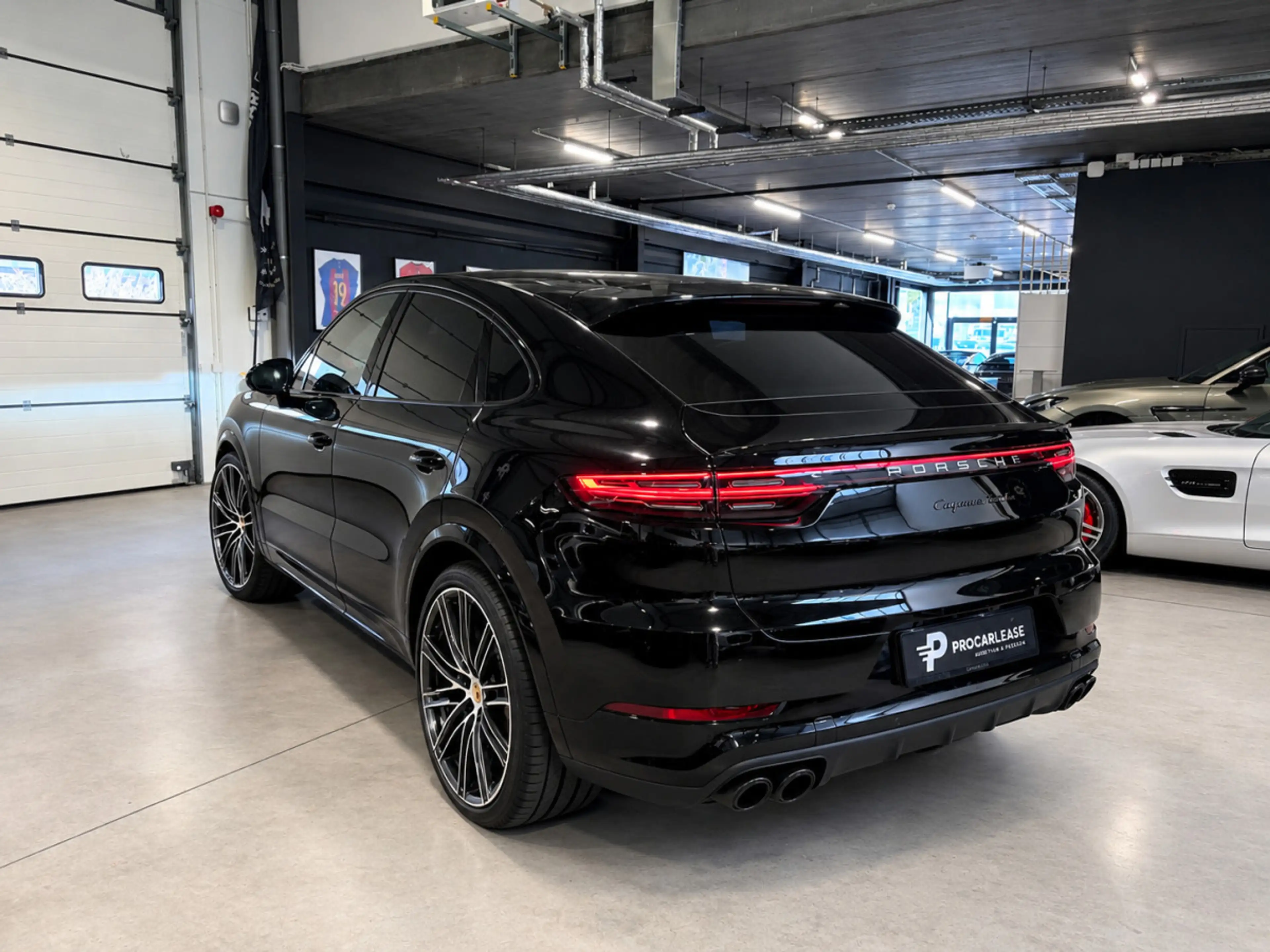 Porsche Cayenne Cayenne Coupe Turbo/22°/360/PANO/BURM/ACC/LUFT/CHR — photo 15