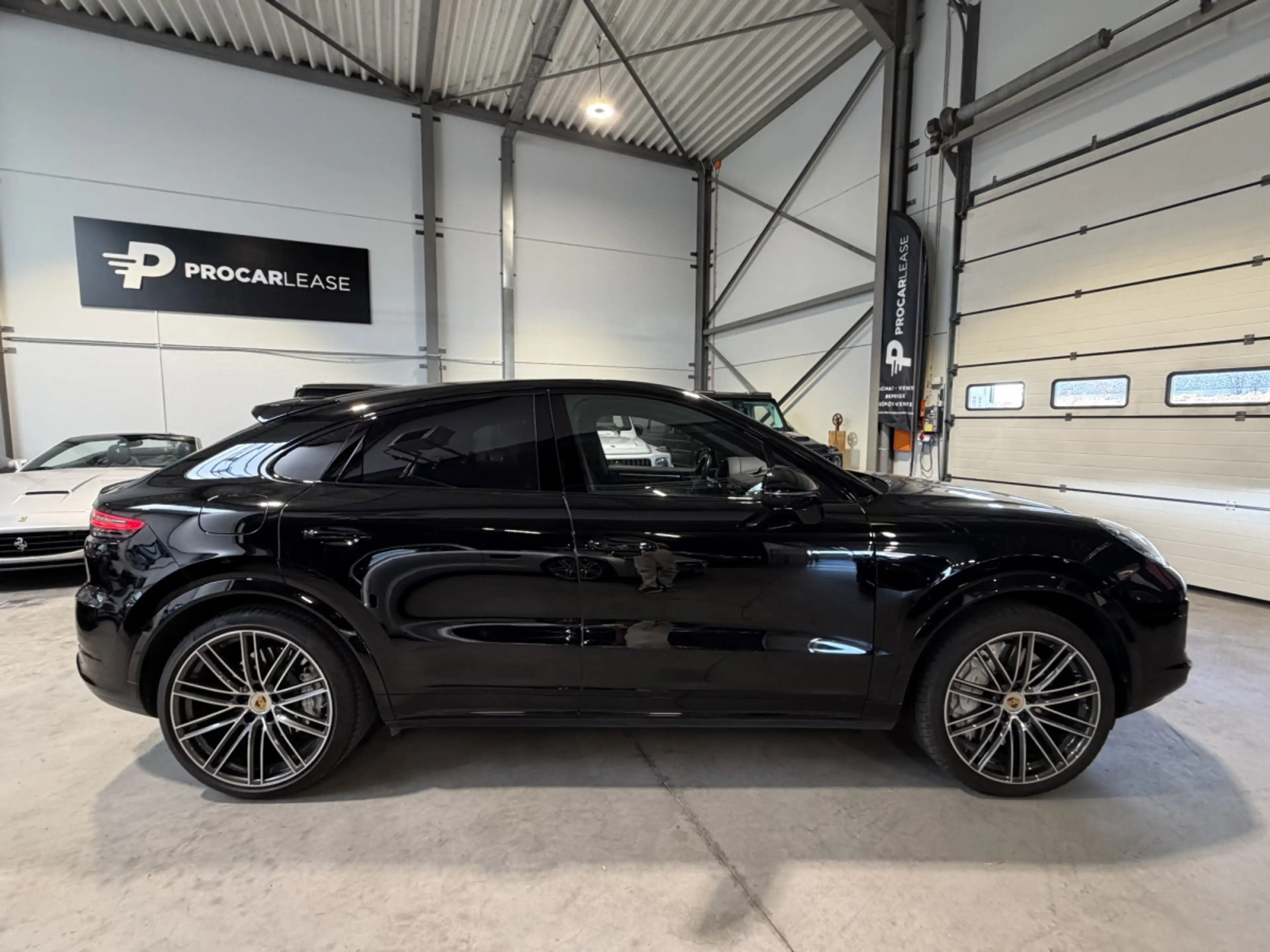 Porsche Cayenne Cayenne Coupe Turbo/22°/360/PANO/BURM/ACC/LUFT/CHR — photo 13