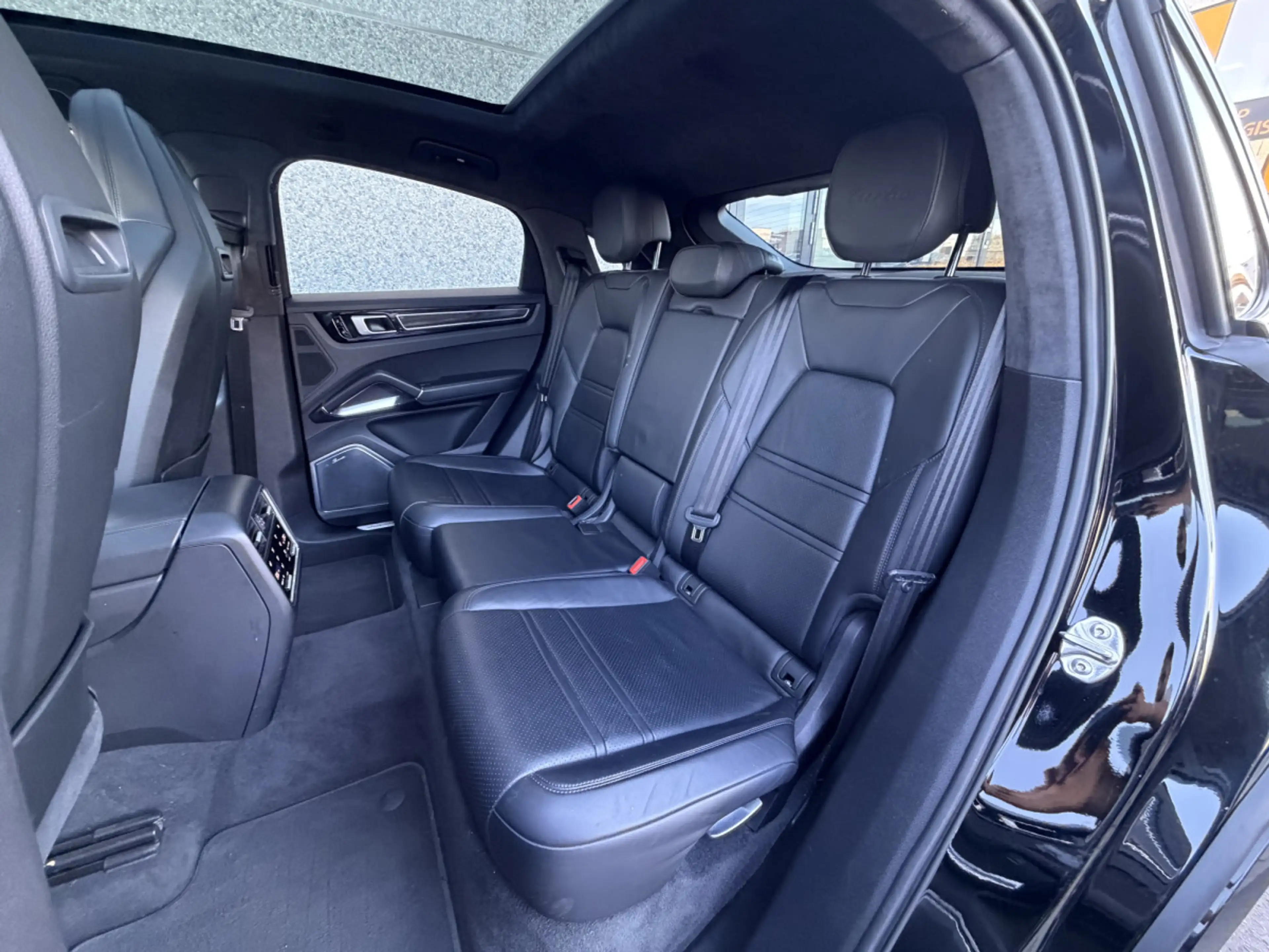 Porsche Cayenne Cayenne Coupe Turbo/22°/360/PANO/BURM/ACC/LUFT/CHR — photo 14
